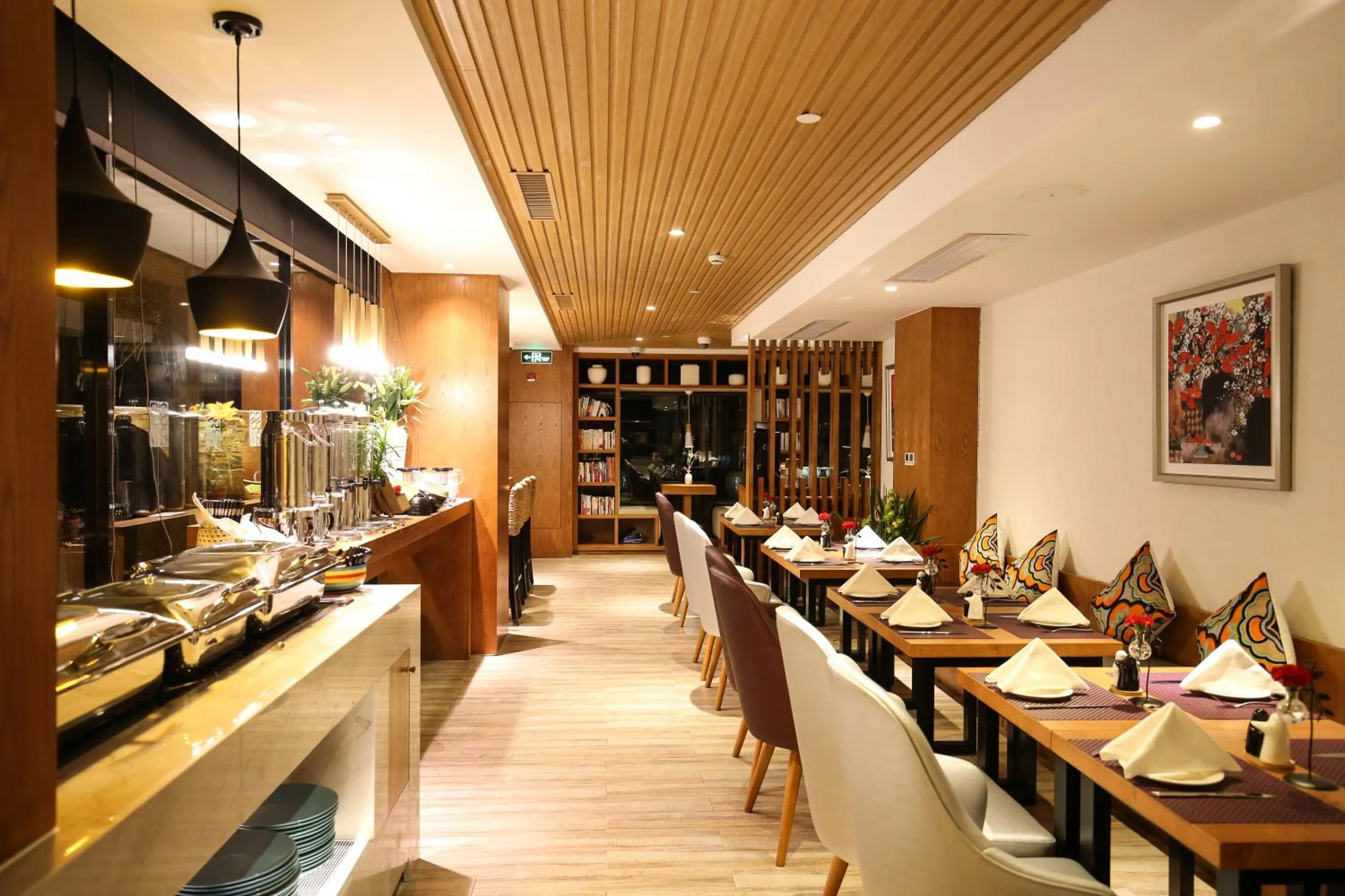 Restaurant/places to eat in SSAW Boutique Hotel Shanghai Yilin