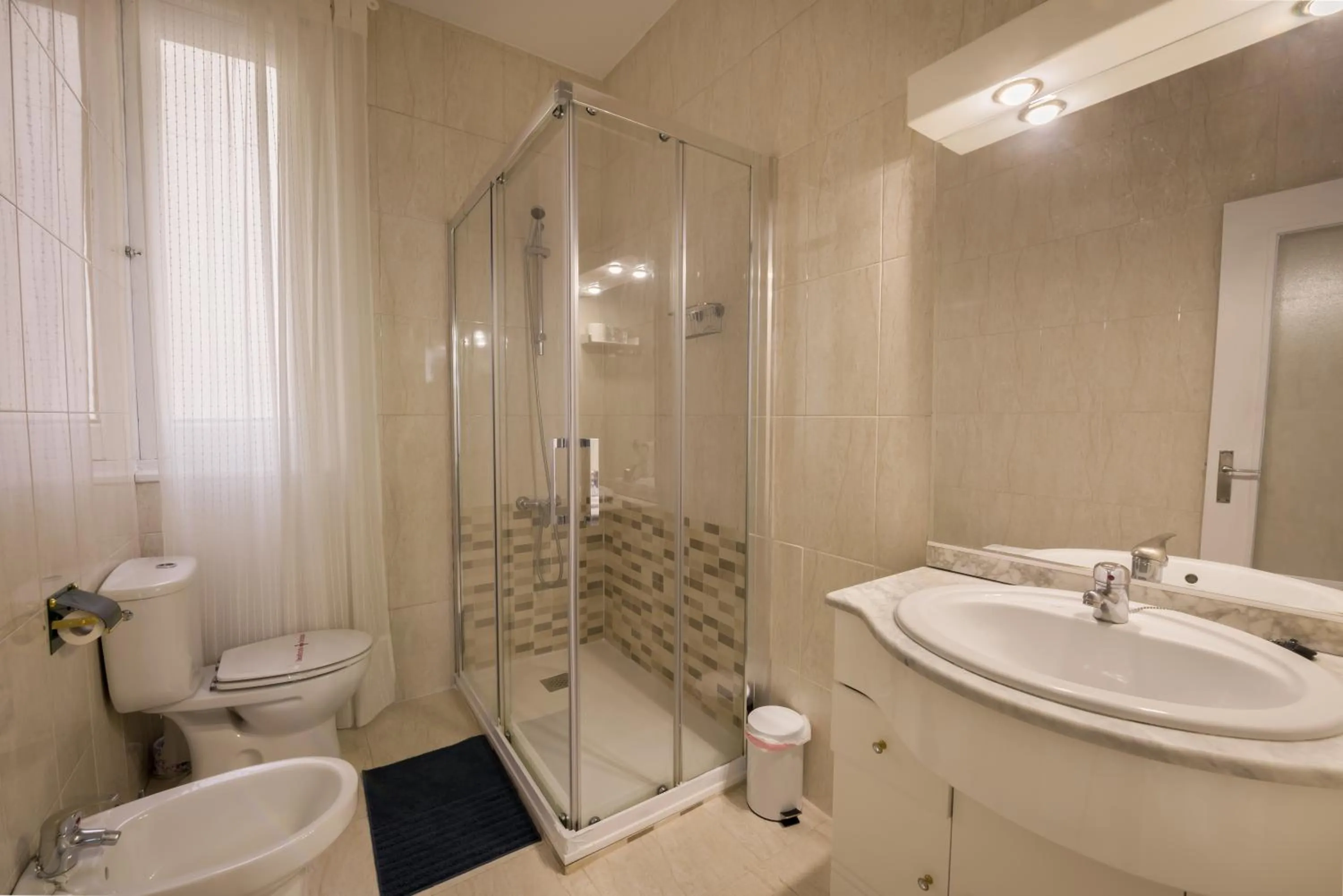 Hostal Valencia Madrid