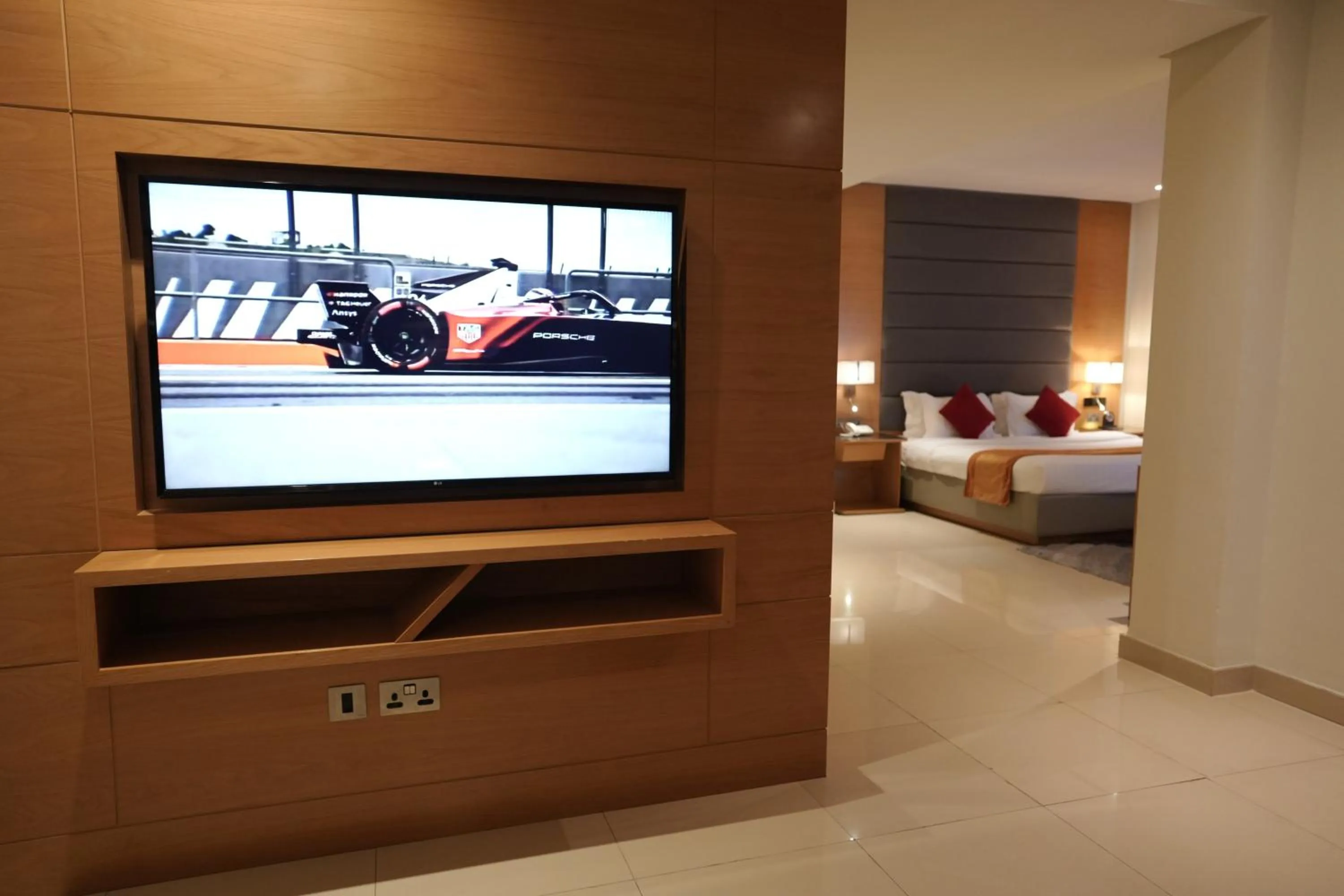 TV and multimedia in Meshal Hotel