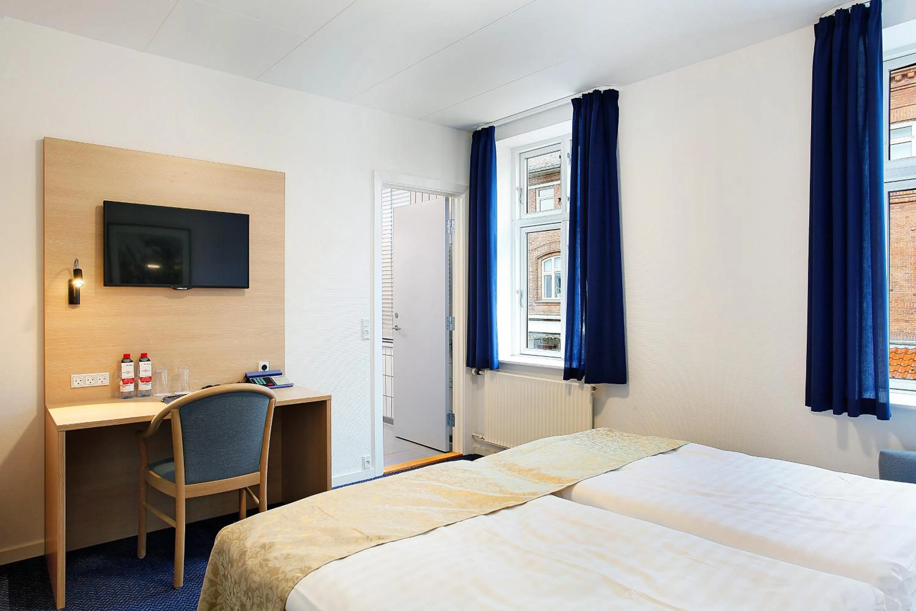 Photo of the whole room, Bed in Herning City Hotel