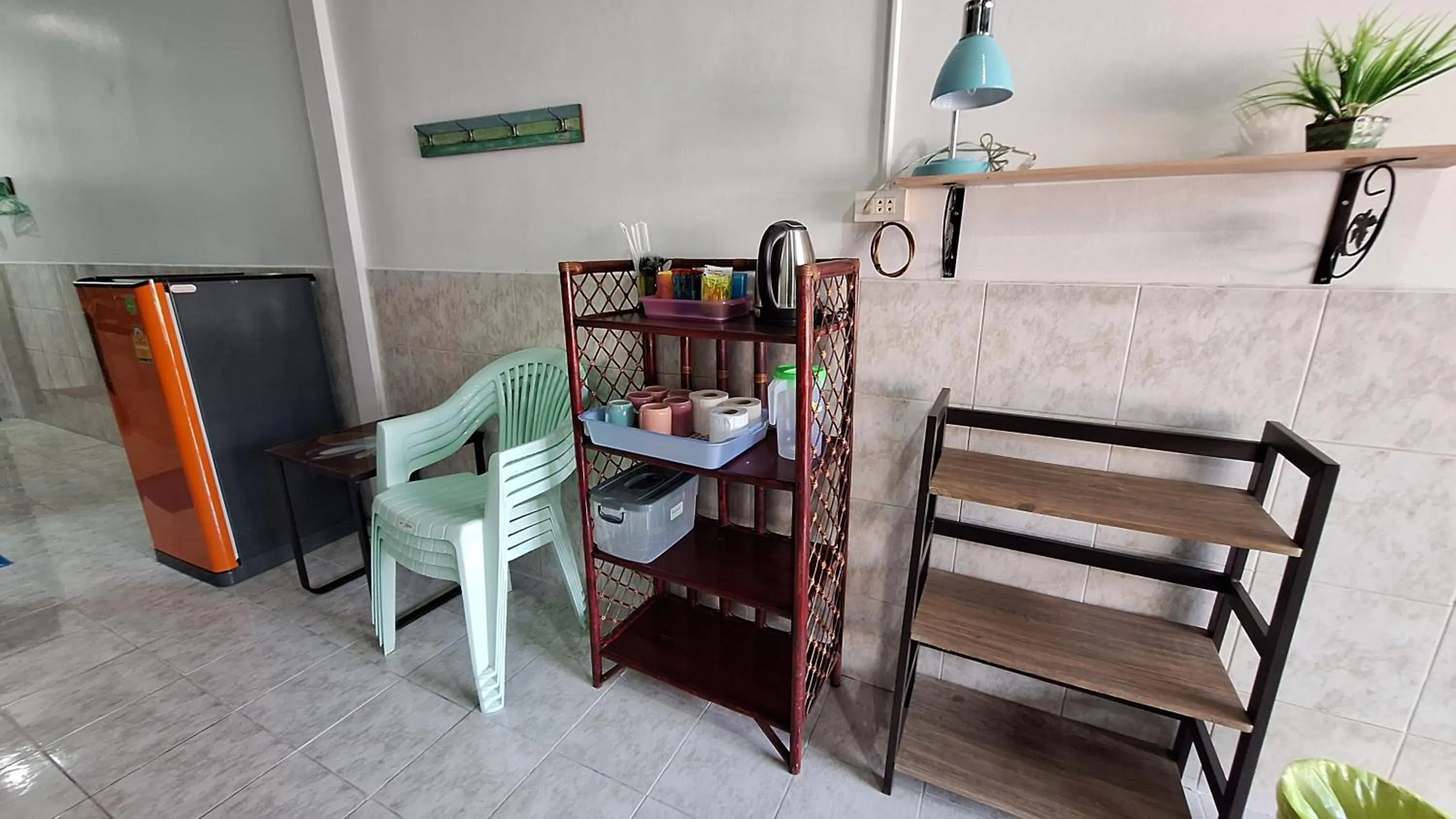 Coffee/tea facilities in Runa Group House Samed