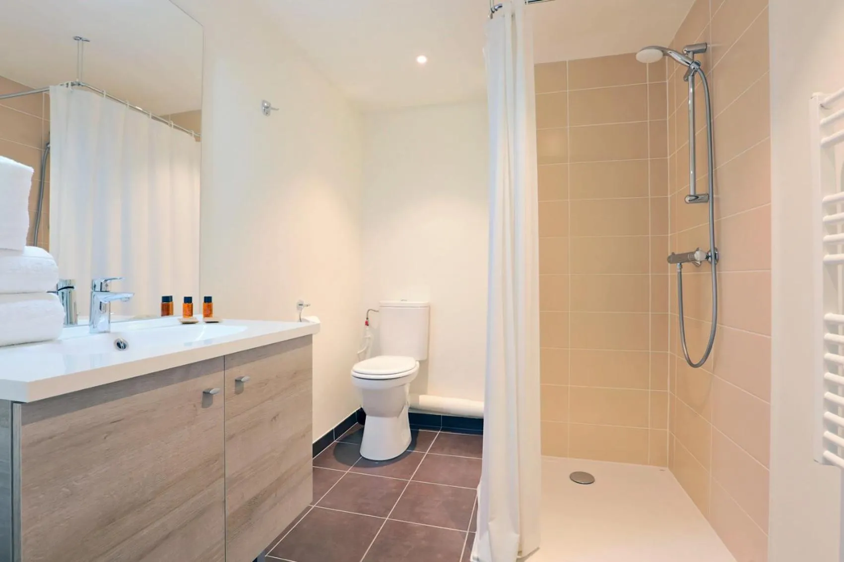 Shower in Kosy Appart'hôtels Art'&Facts