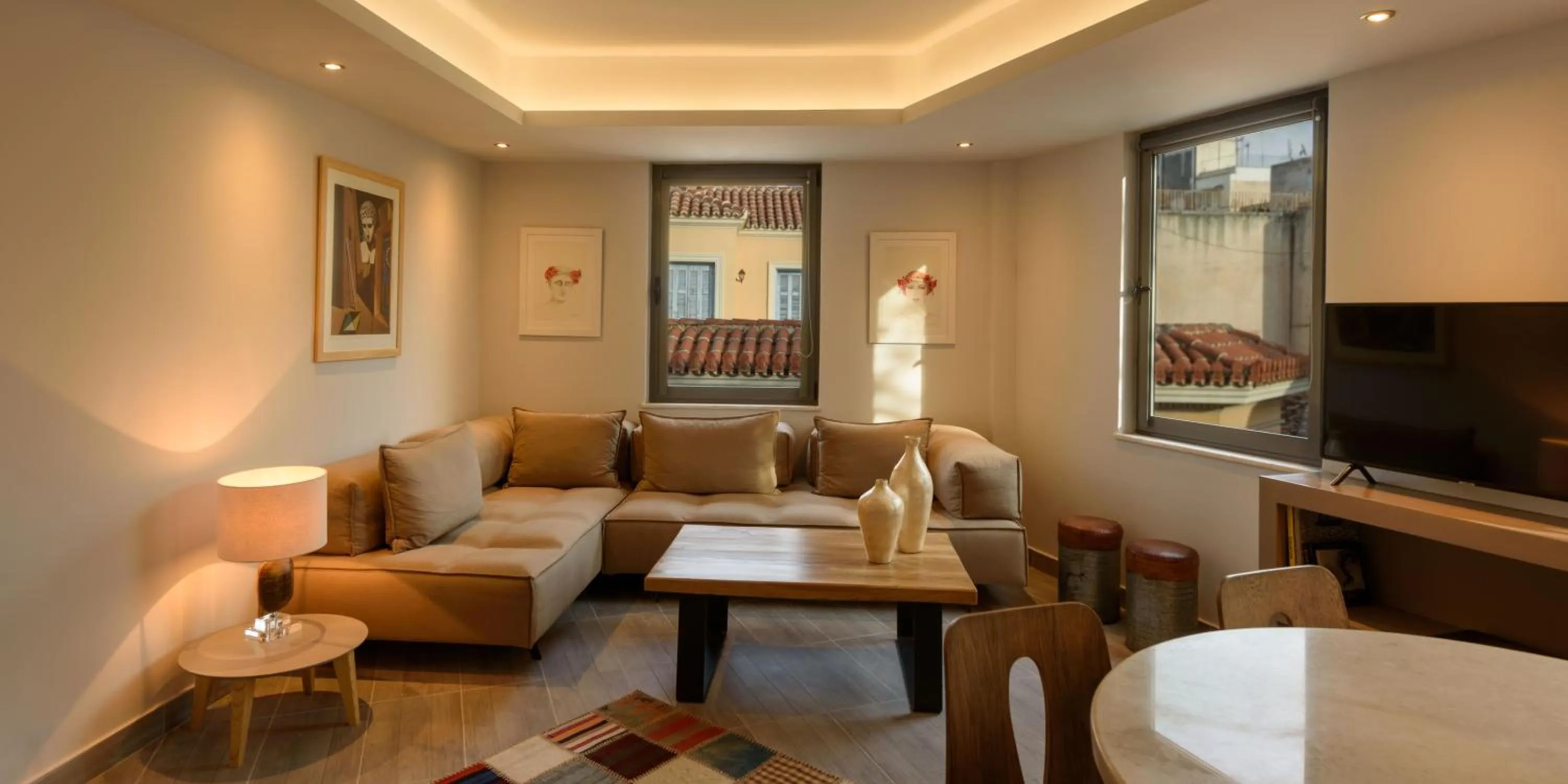 TV and multimedia in Fos Residential Apartments