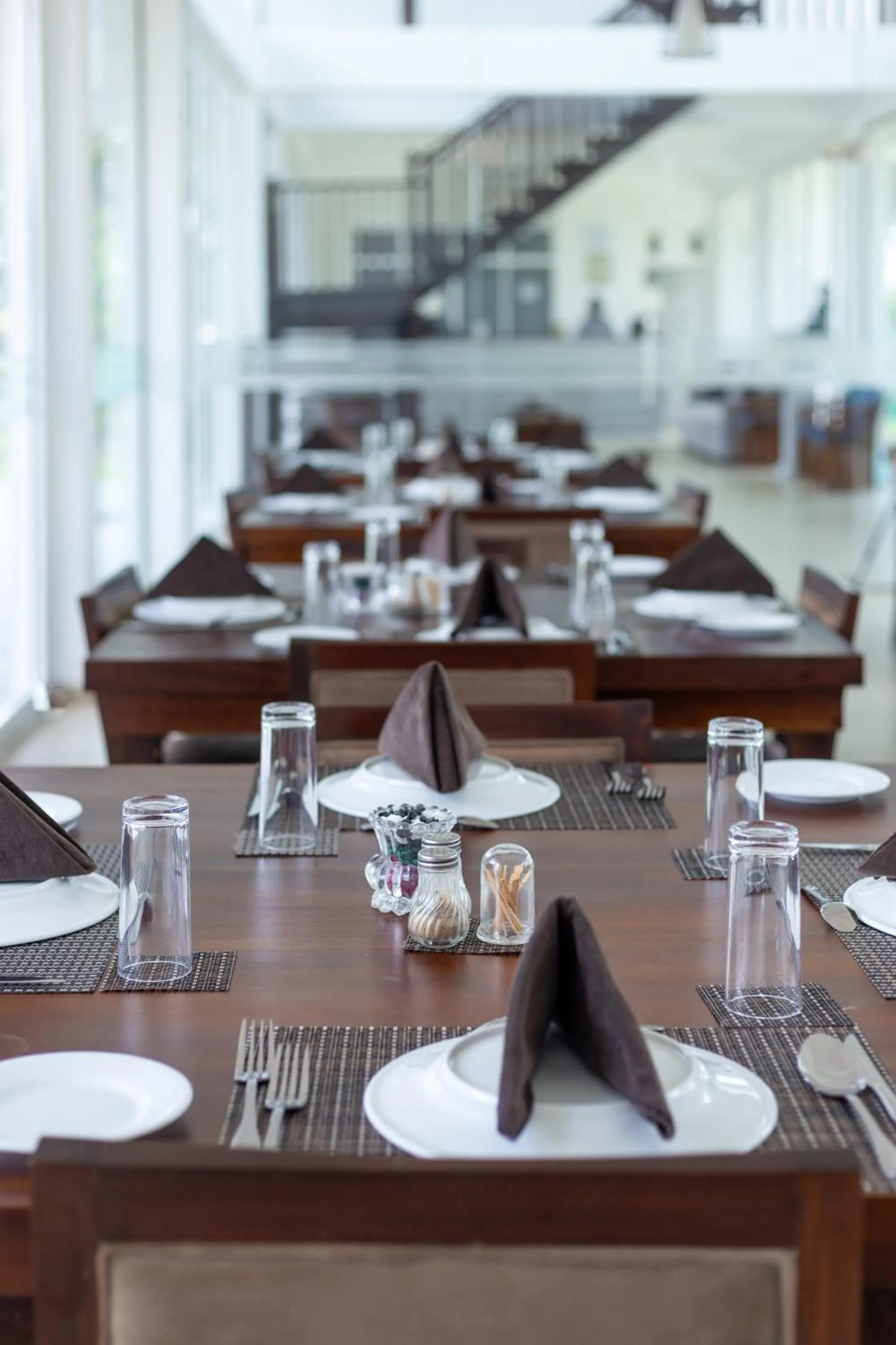 Restaurant/places to eat in Subaseth Villa