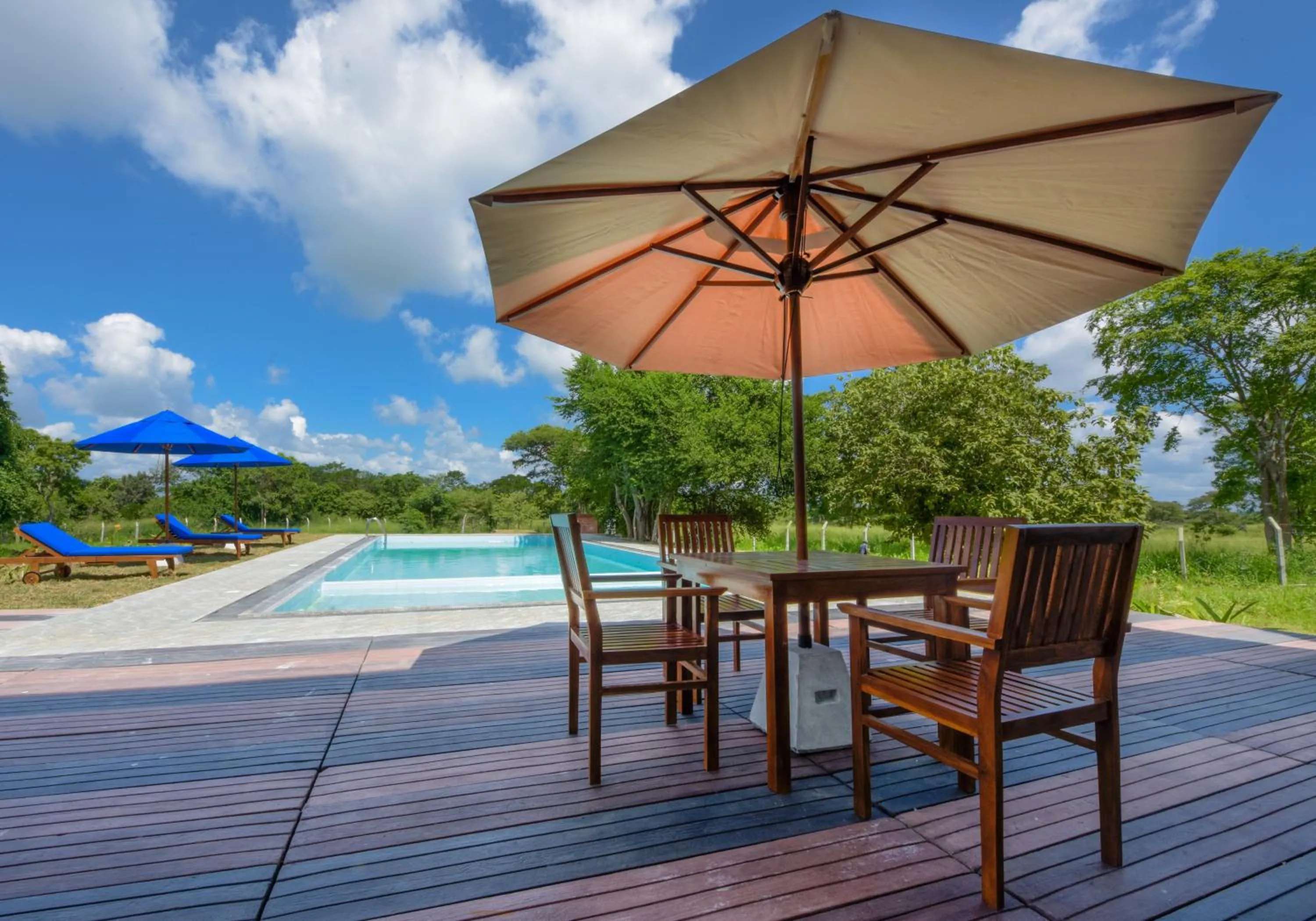 Swimming pool in Subaseth Villa