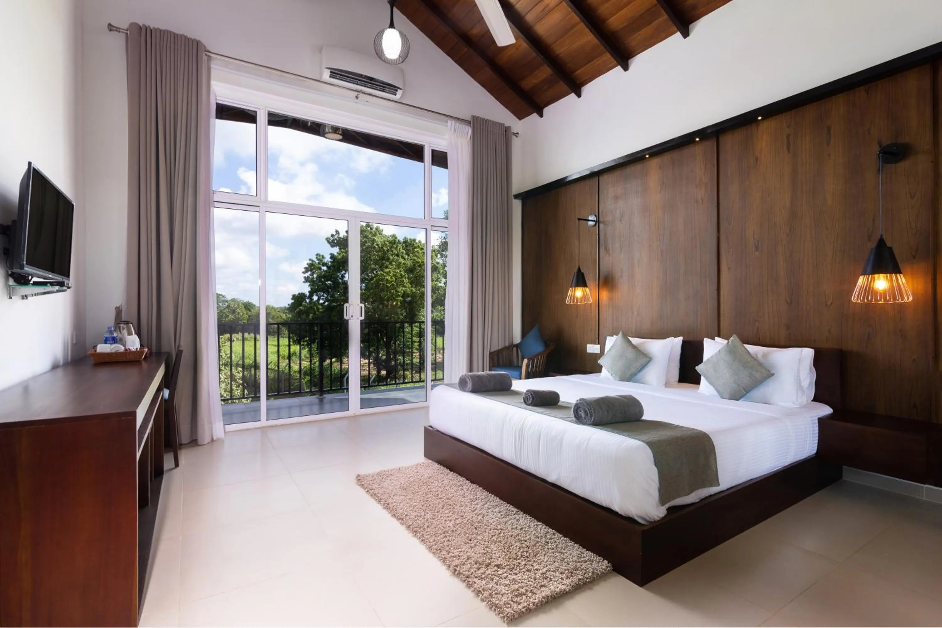 Photo of the whole room, Bed in Subaseth Villa