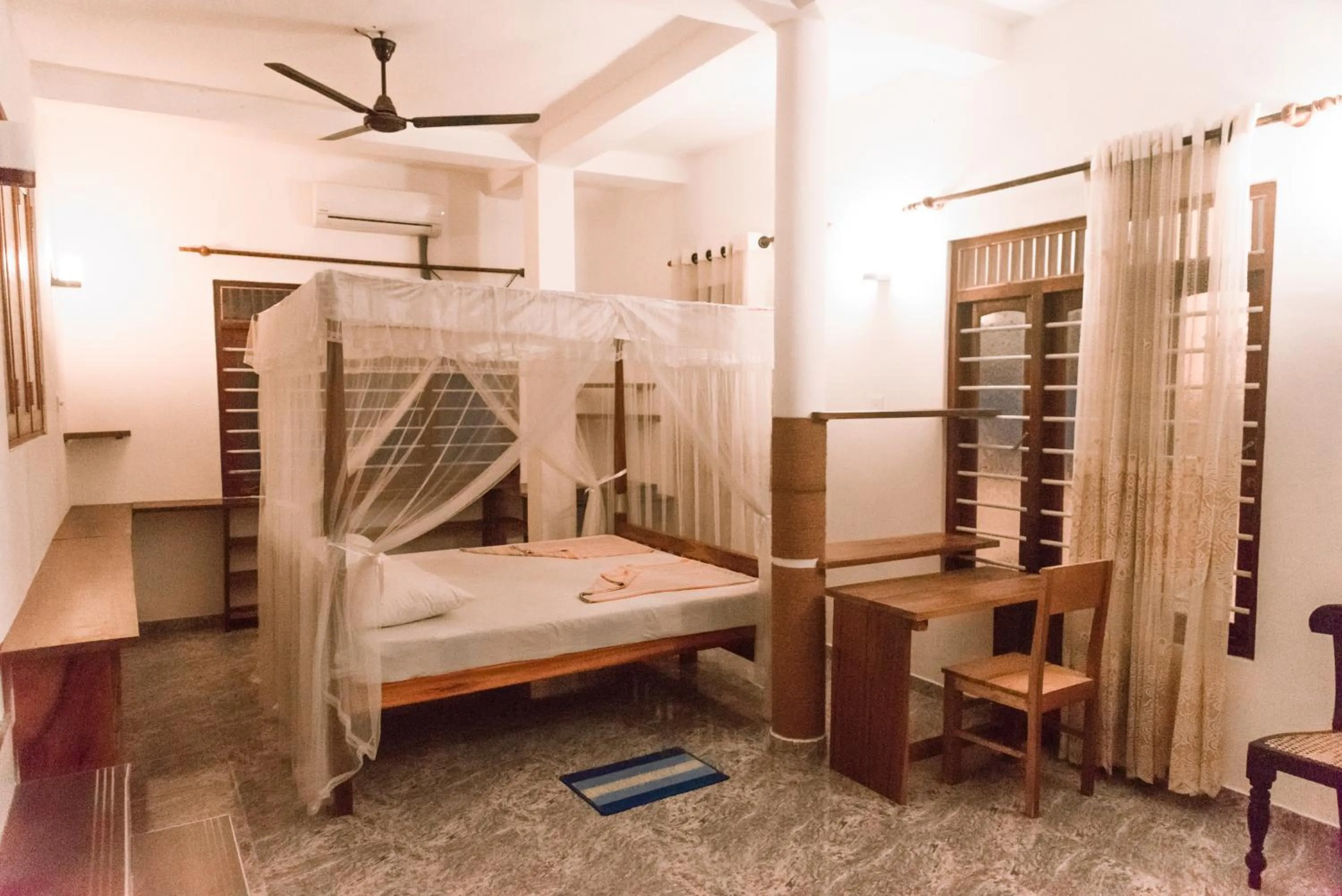 Photo of the whole room, Bed in Rock House