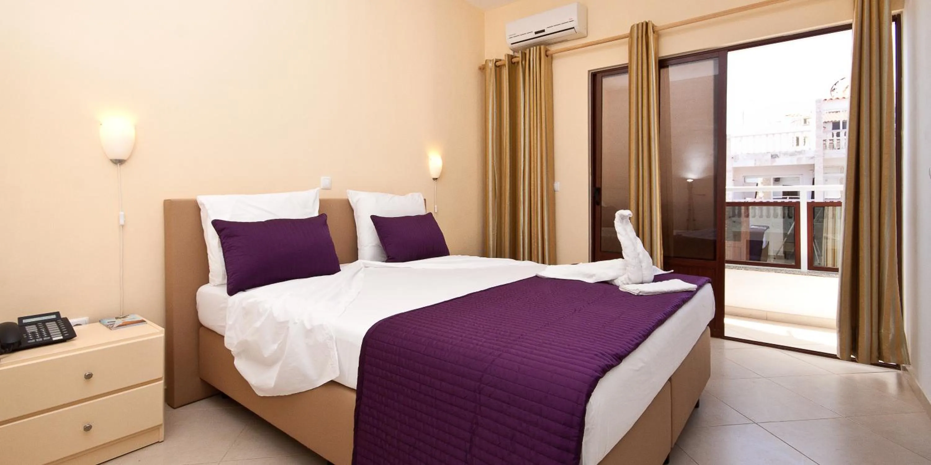 Bed in Aparthotel Praiano