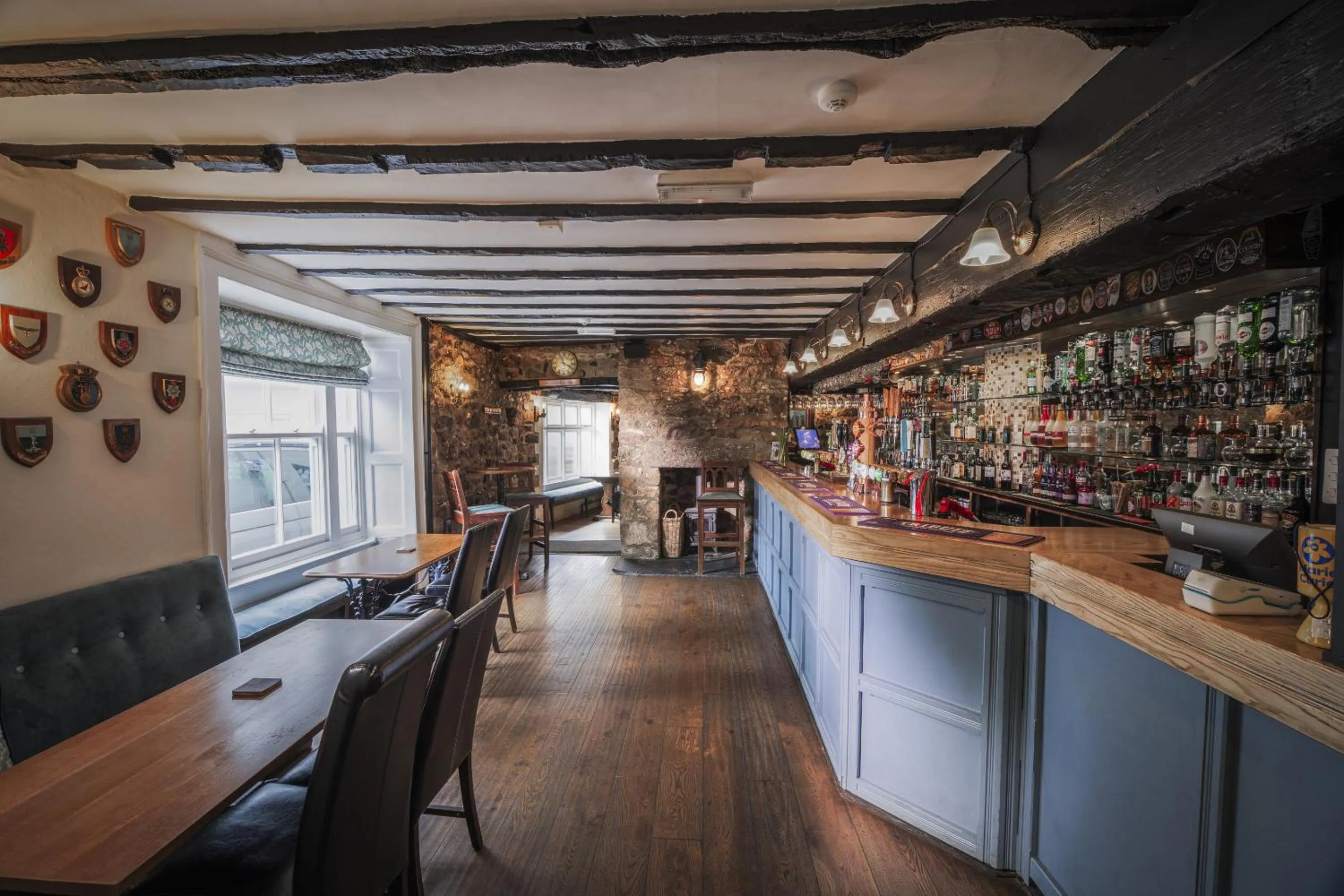 Lounge or bar in The Cromwell Arms Inn