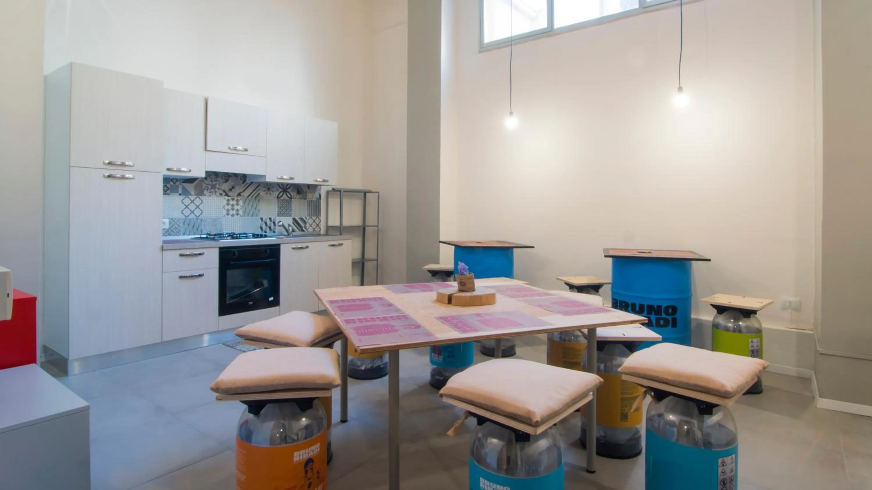Communal kitchen in Hostelleria