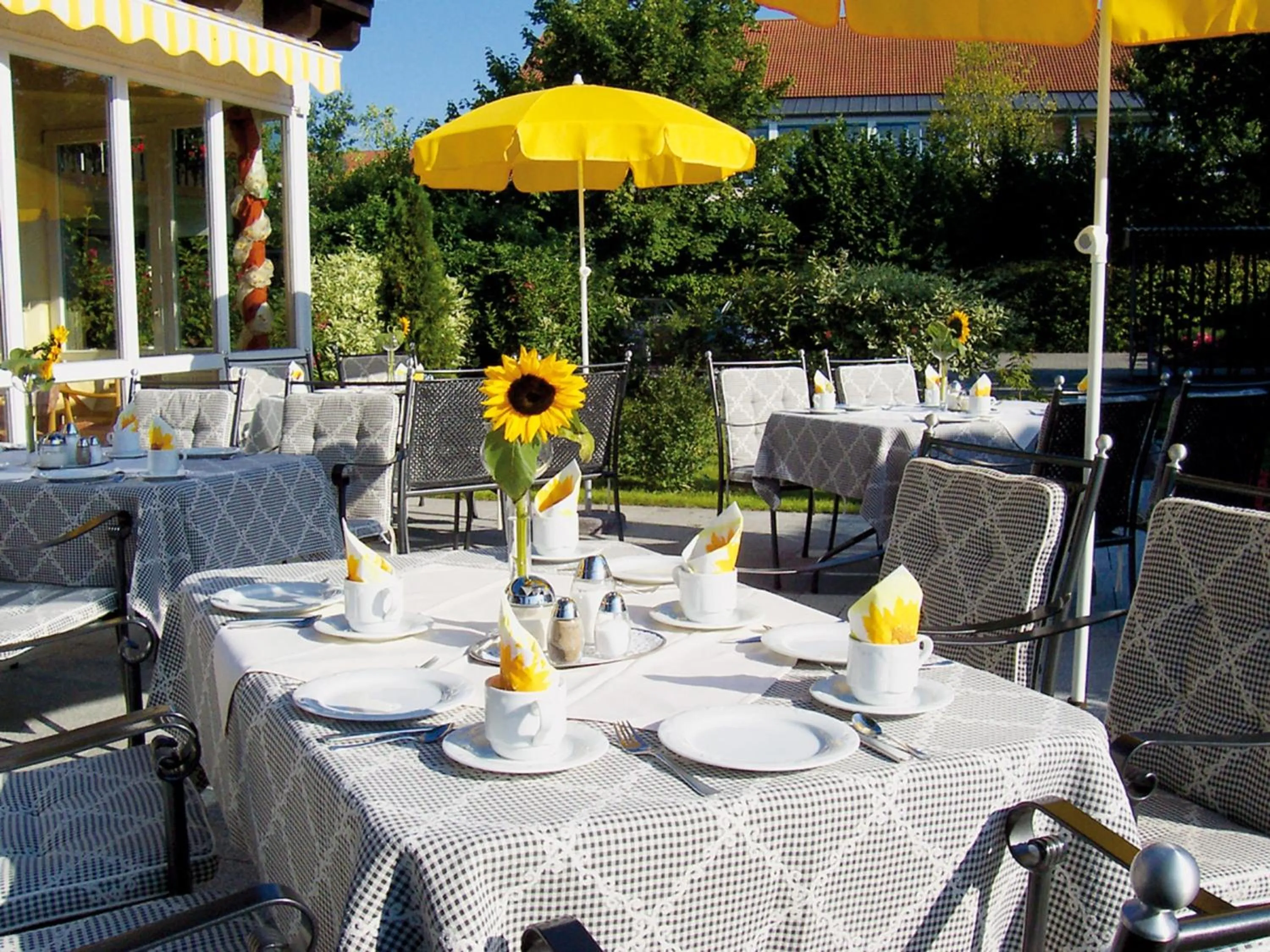 Facade/entrance in Hotel Sonnenhof