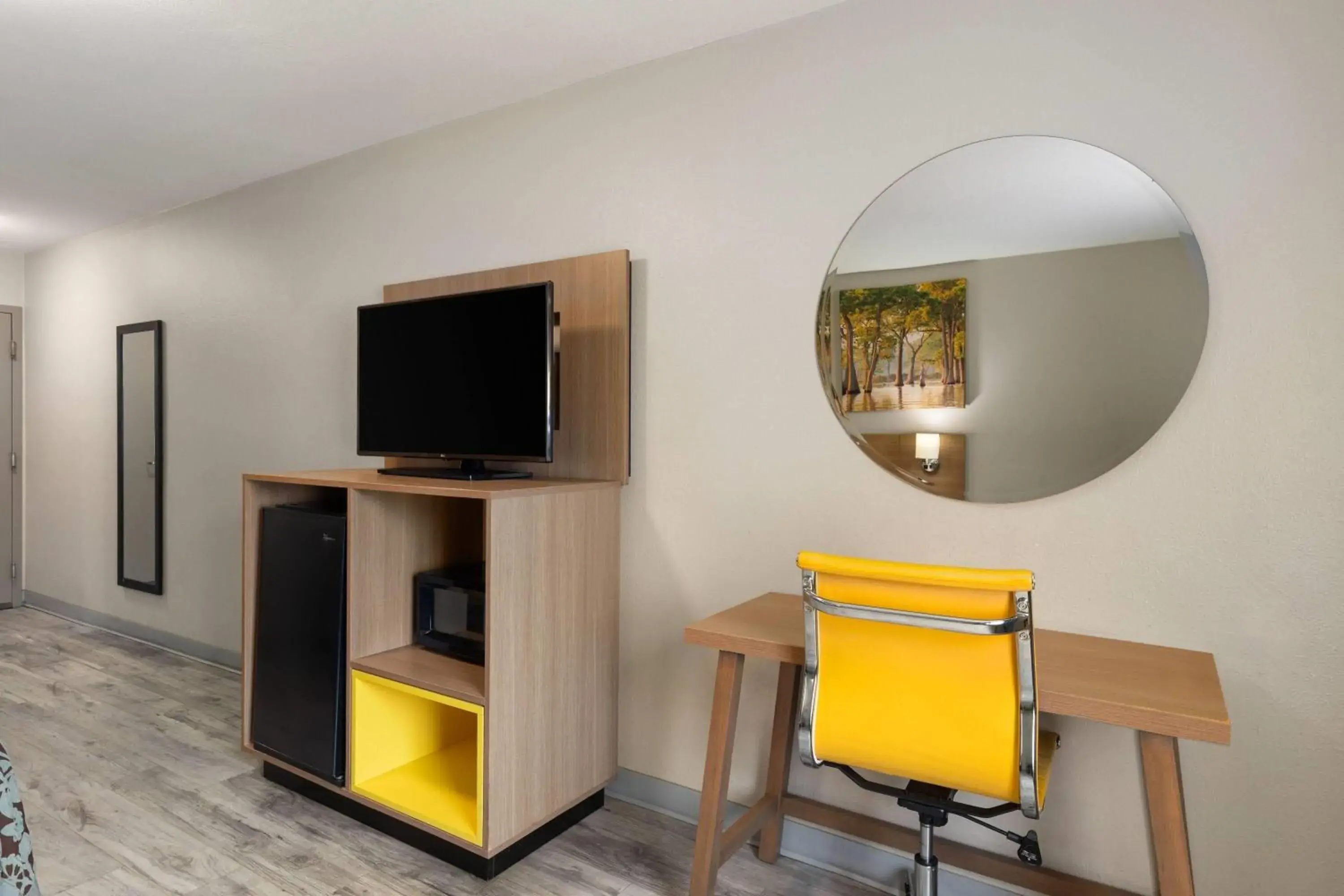 King Room - Non-Smoking in Days Inn by Wyndham Lincoln King Room - Non-Smoking in Days Inn by Wyndham Lincoln