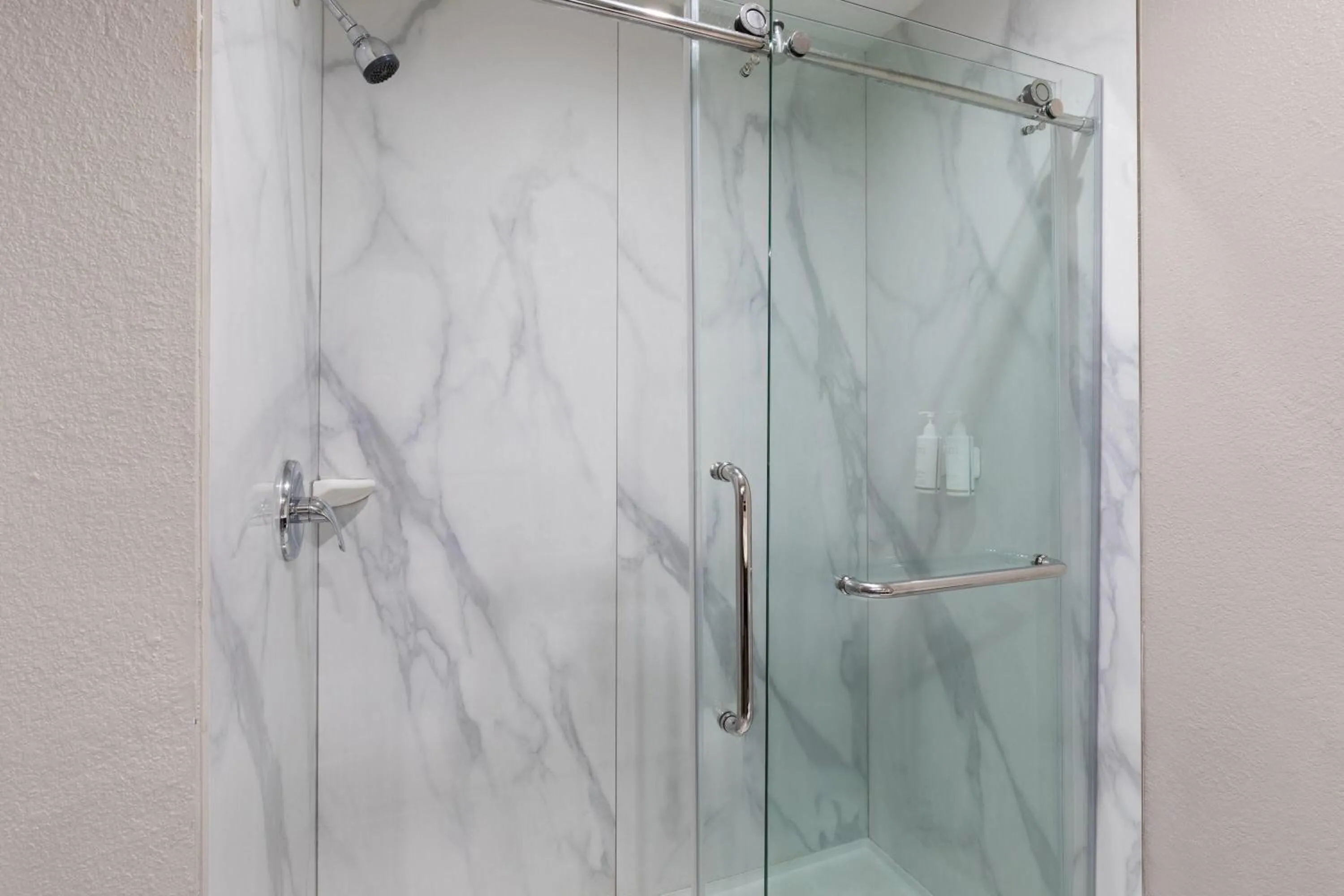 Bathroom in Days Inn by Wyndham Lincoln