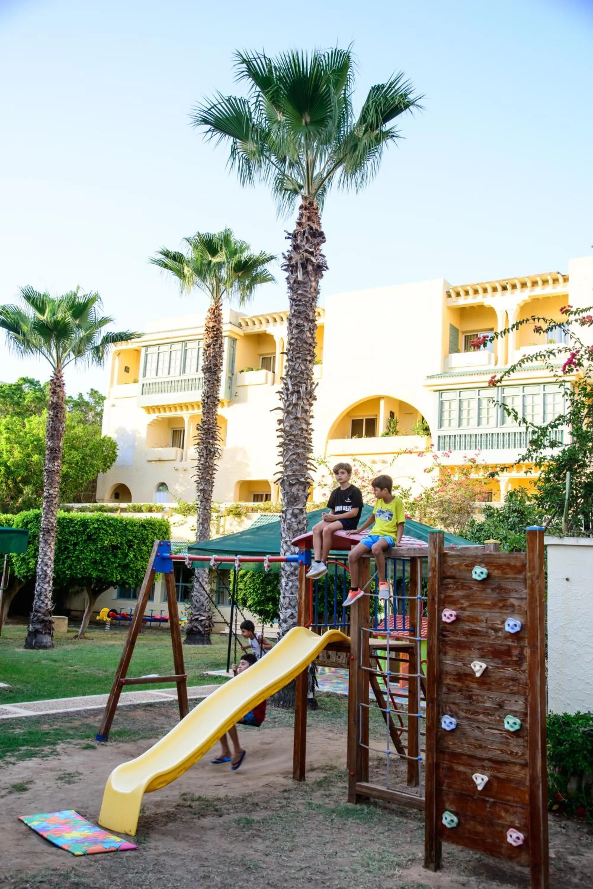 Children play ground in Suites Hôtel Les Charmilles & Spa