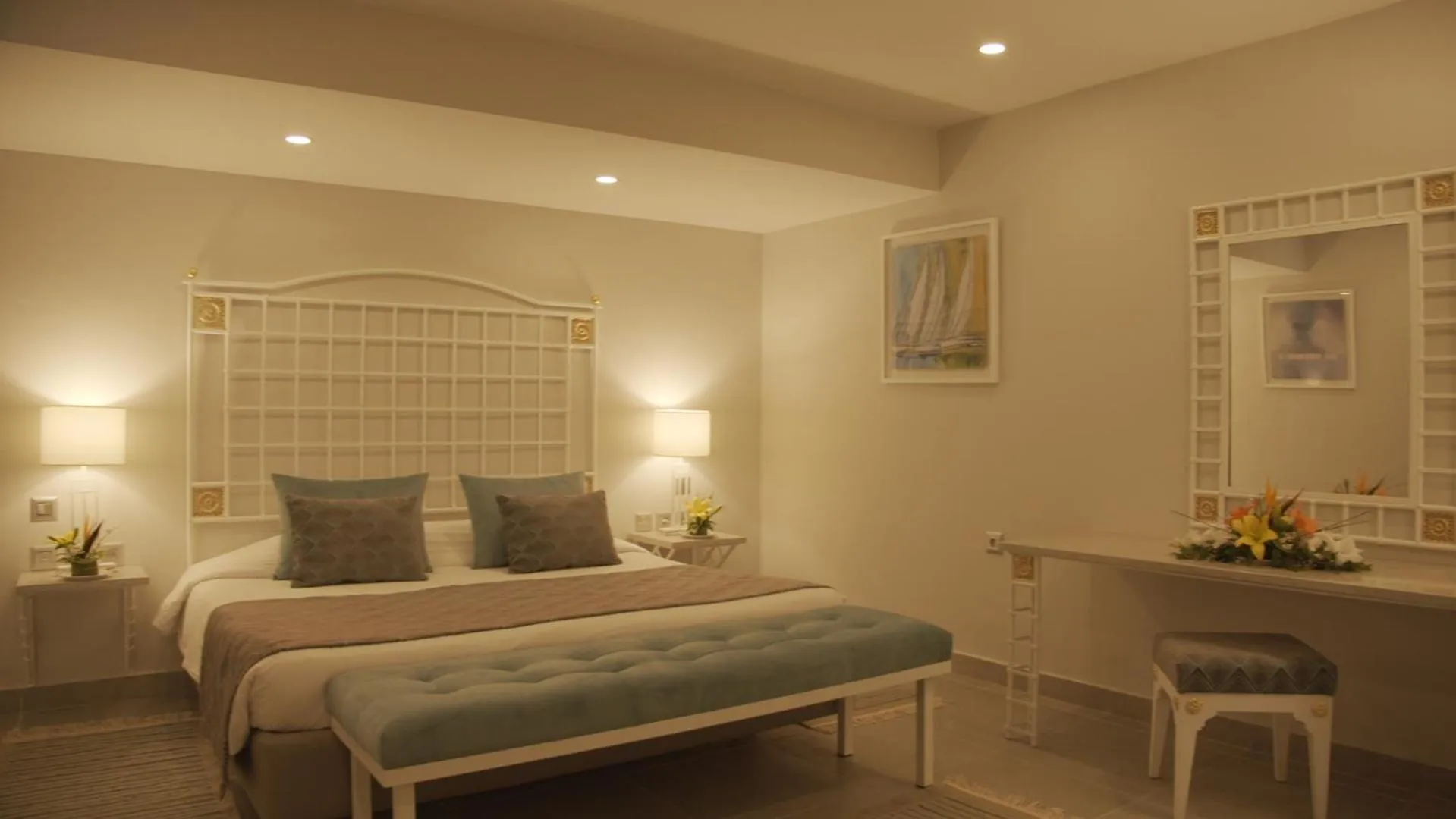 Bedroom in Suites Hôtel Les Charmilles & Spa