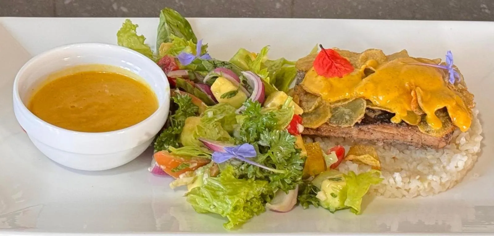 Food and drinks in Lotus Villa Kandy