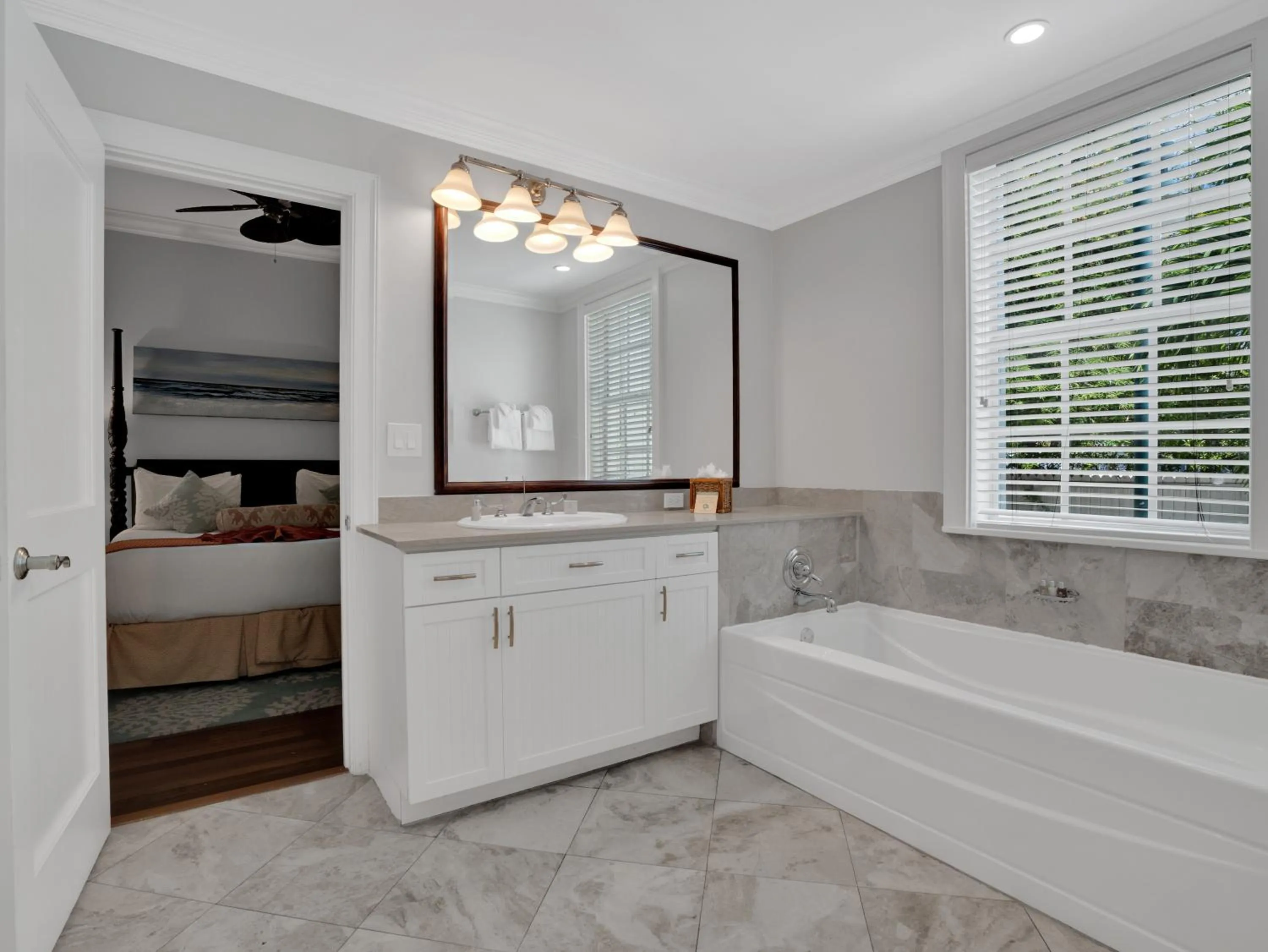 Bathroom in Valentines Resort & Marina