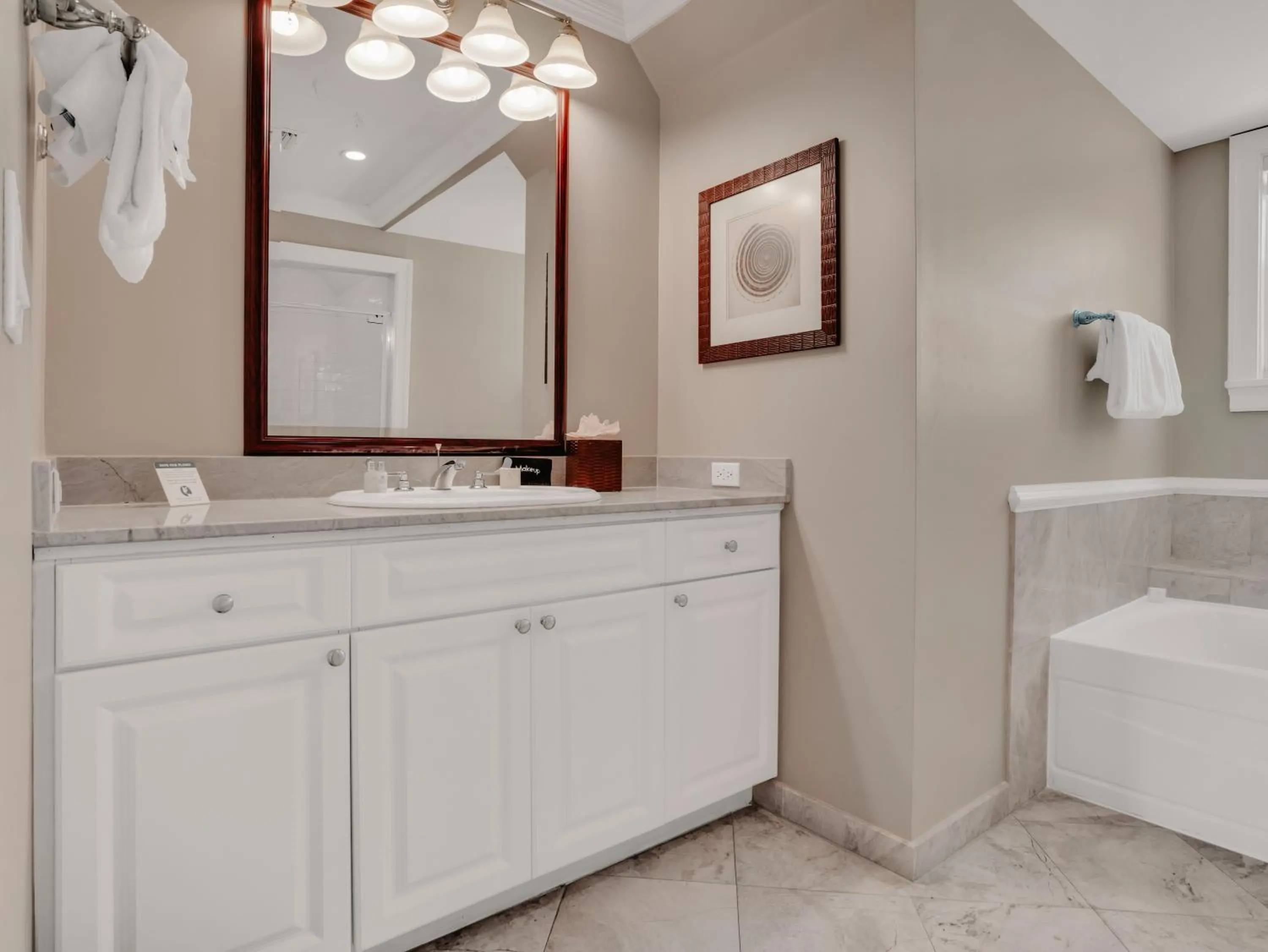 Bathroom in Valentines Resort & Marina