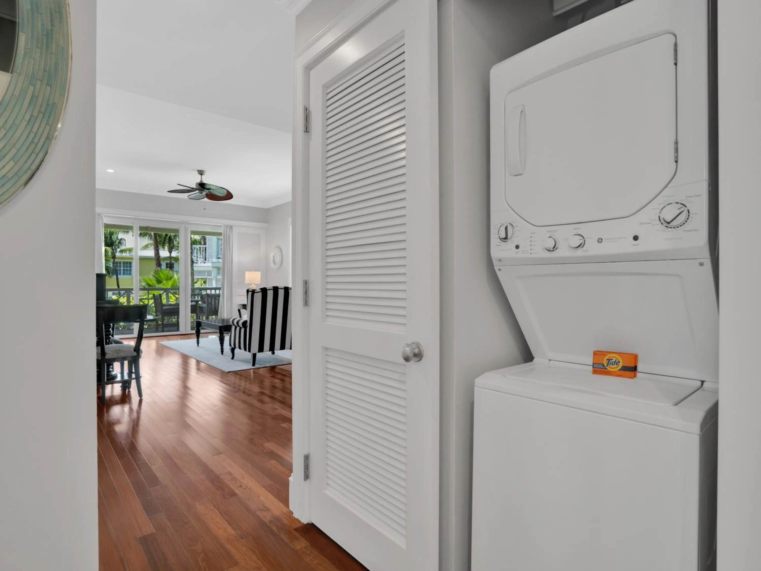 Living room in Valentines Resort & Marina