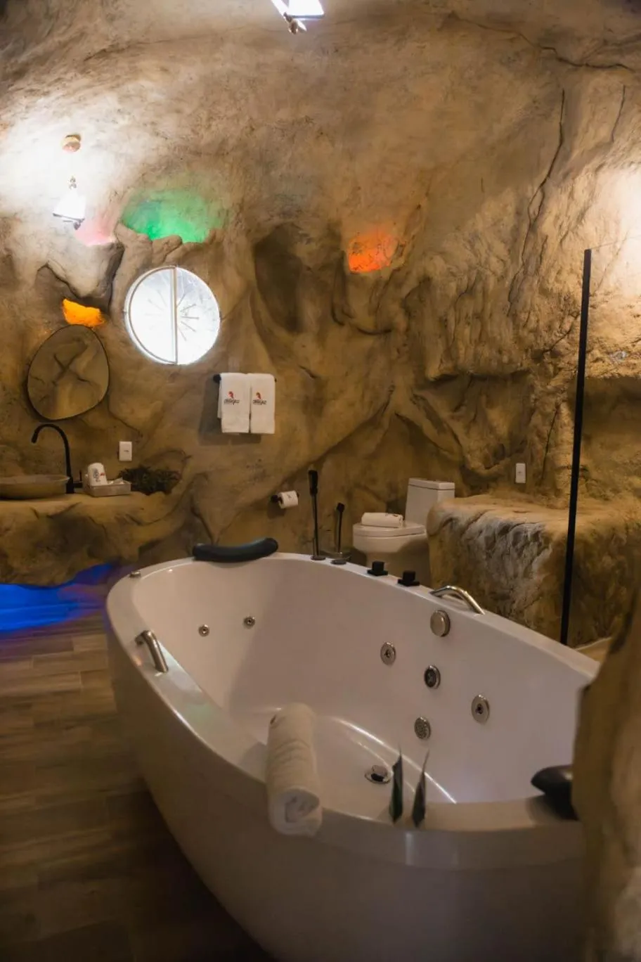 Bathroom in Pousada Cantagalo