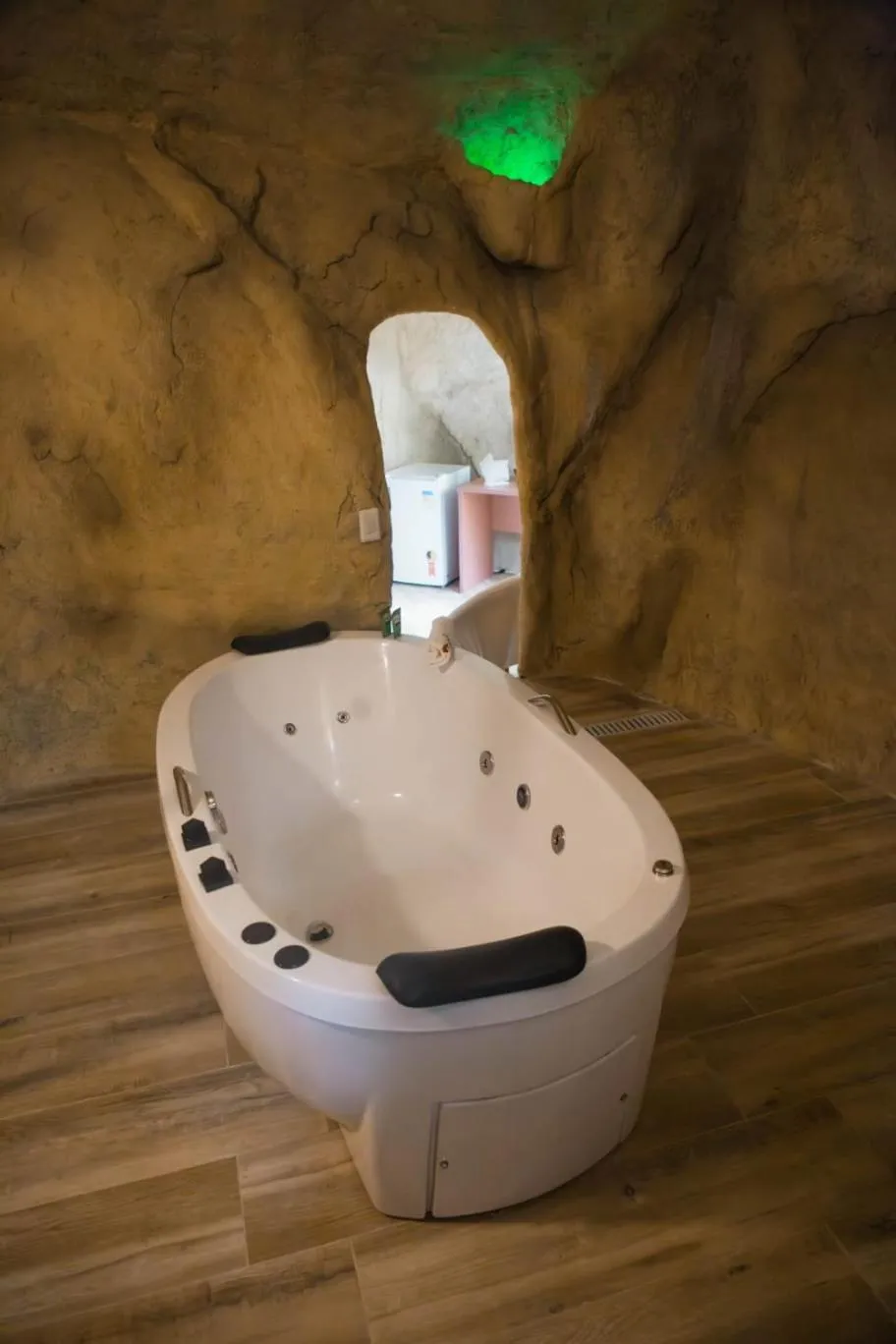 Hot Tub in Pousada Cantagalo