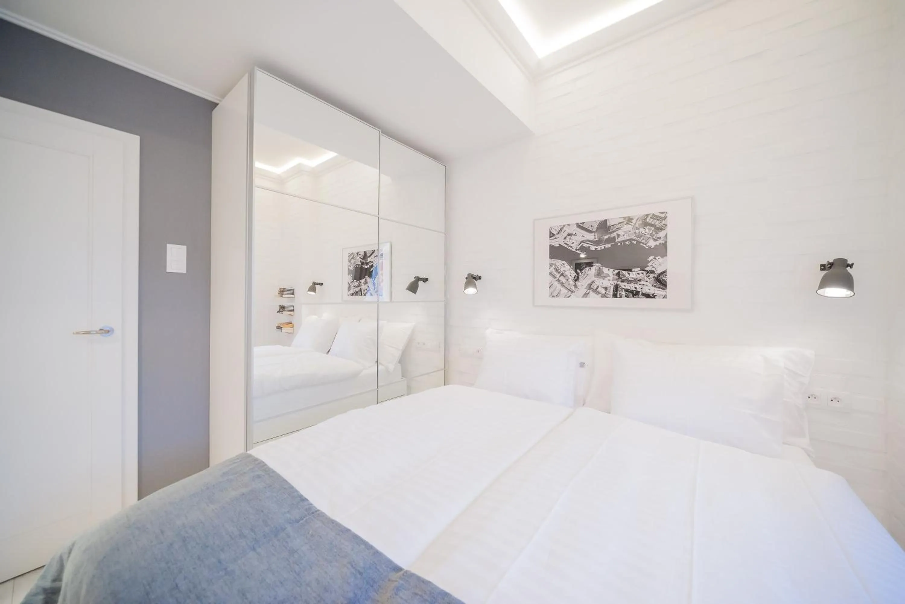 Bed in Revelton Studios Karlovy Vary