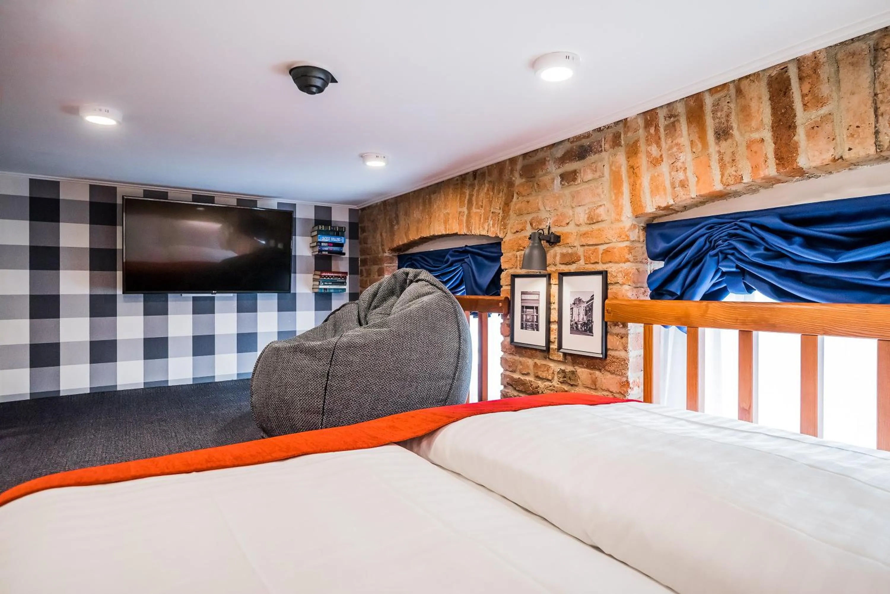 Bed in Revelton Studios Karlovy Vary