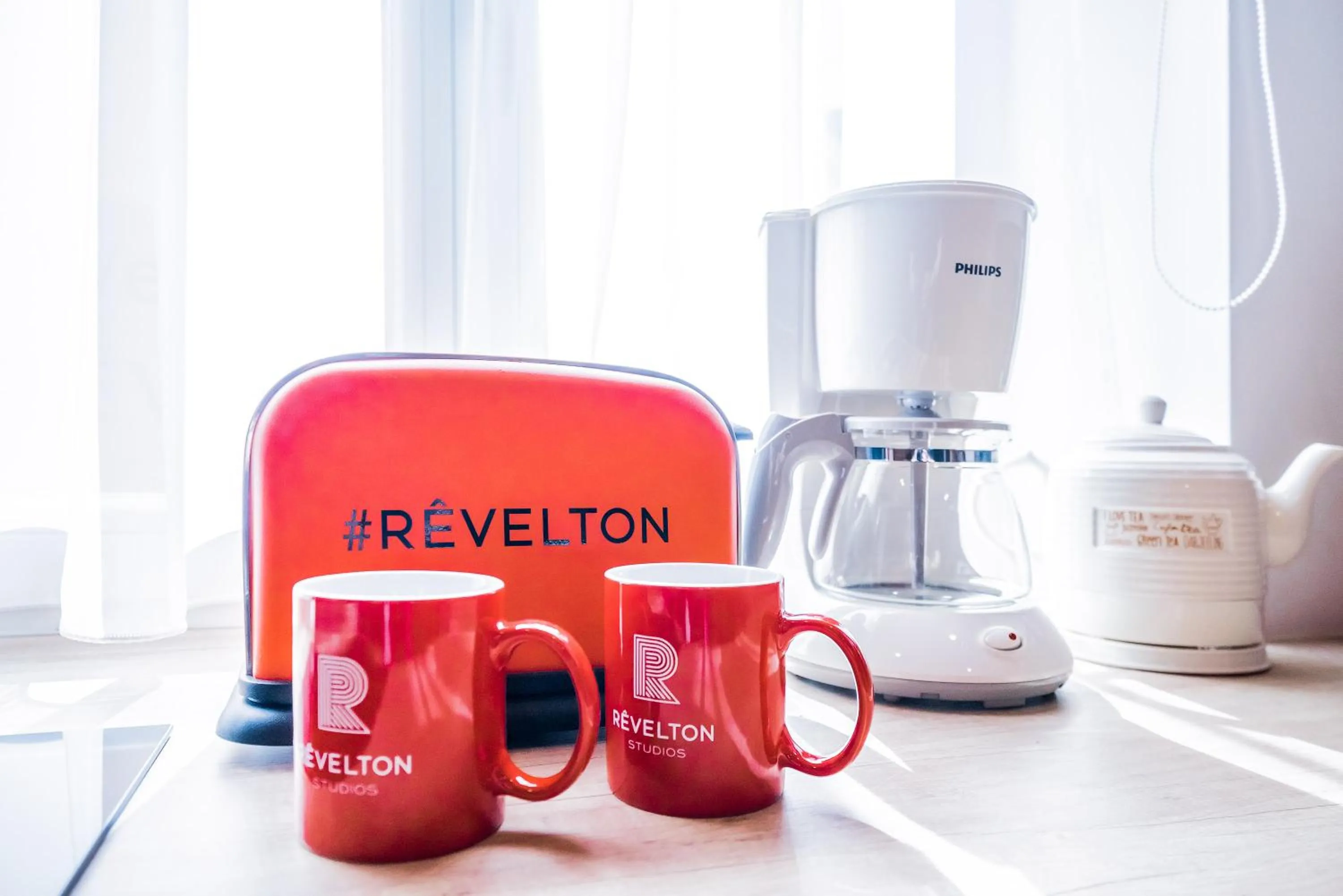 Coffee/tea facilities in Revelton Studios Karlovy Vary