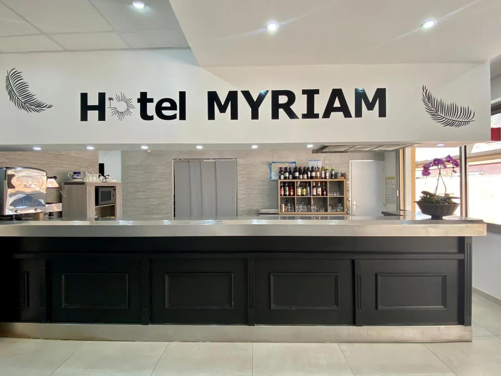 Restaurant/places to eat in Hotel Myriam Vias Plage