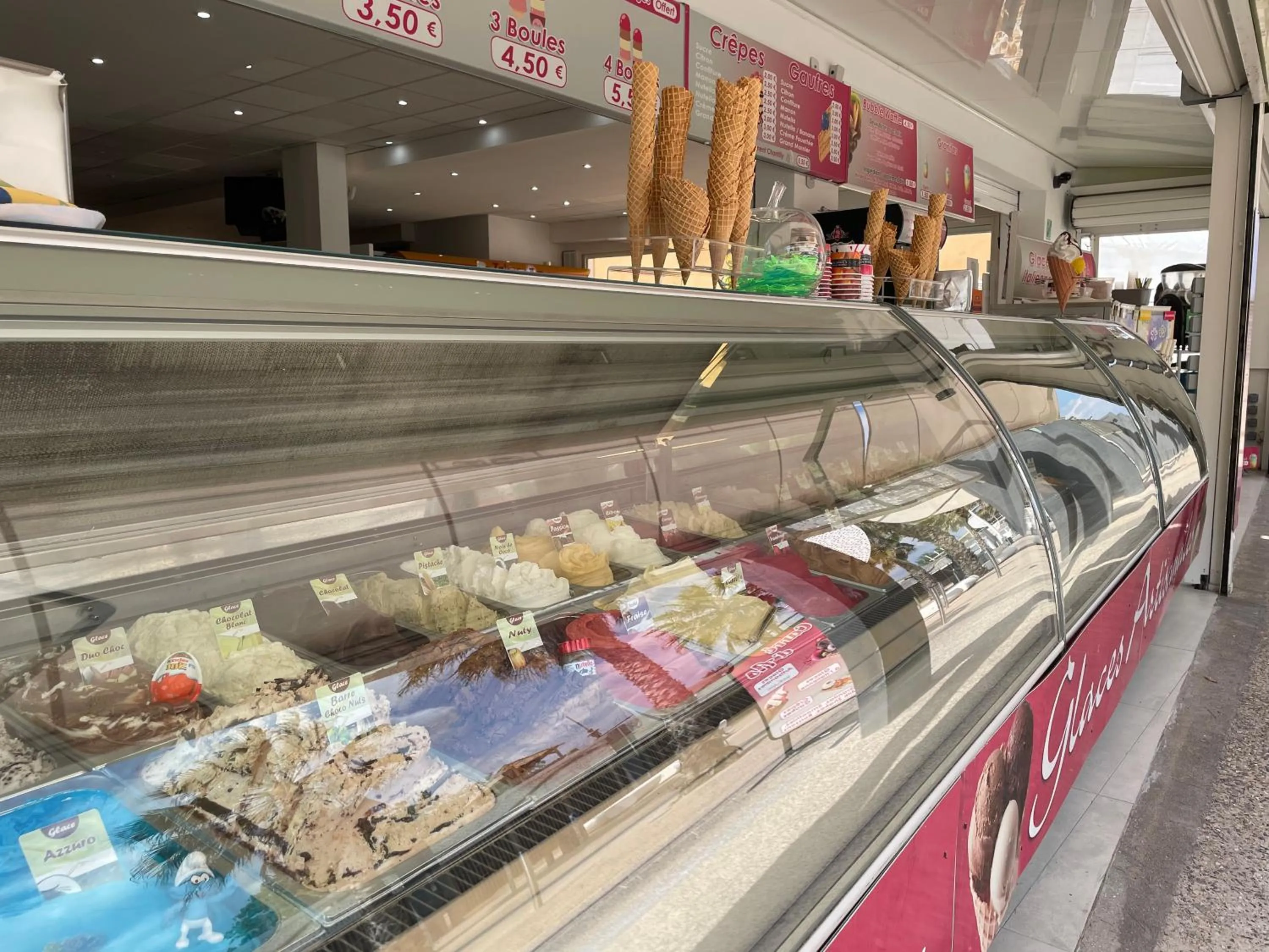 Shopping Area in Hotel Myriam Vias Plage