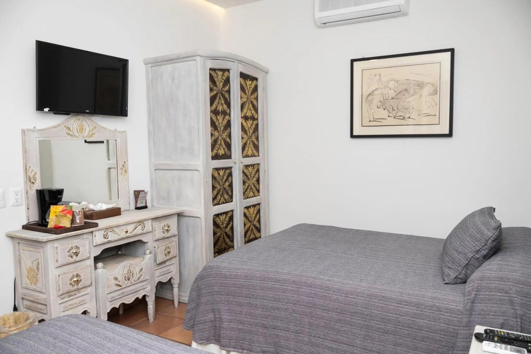 Coffee/tea facilities, Bed in Hotel Boutique Naura Centro