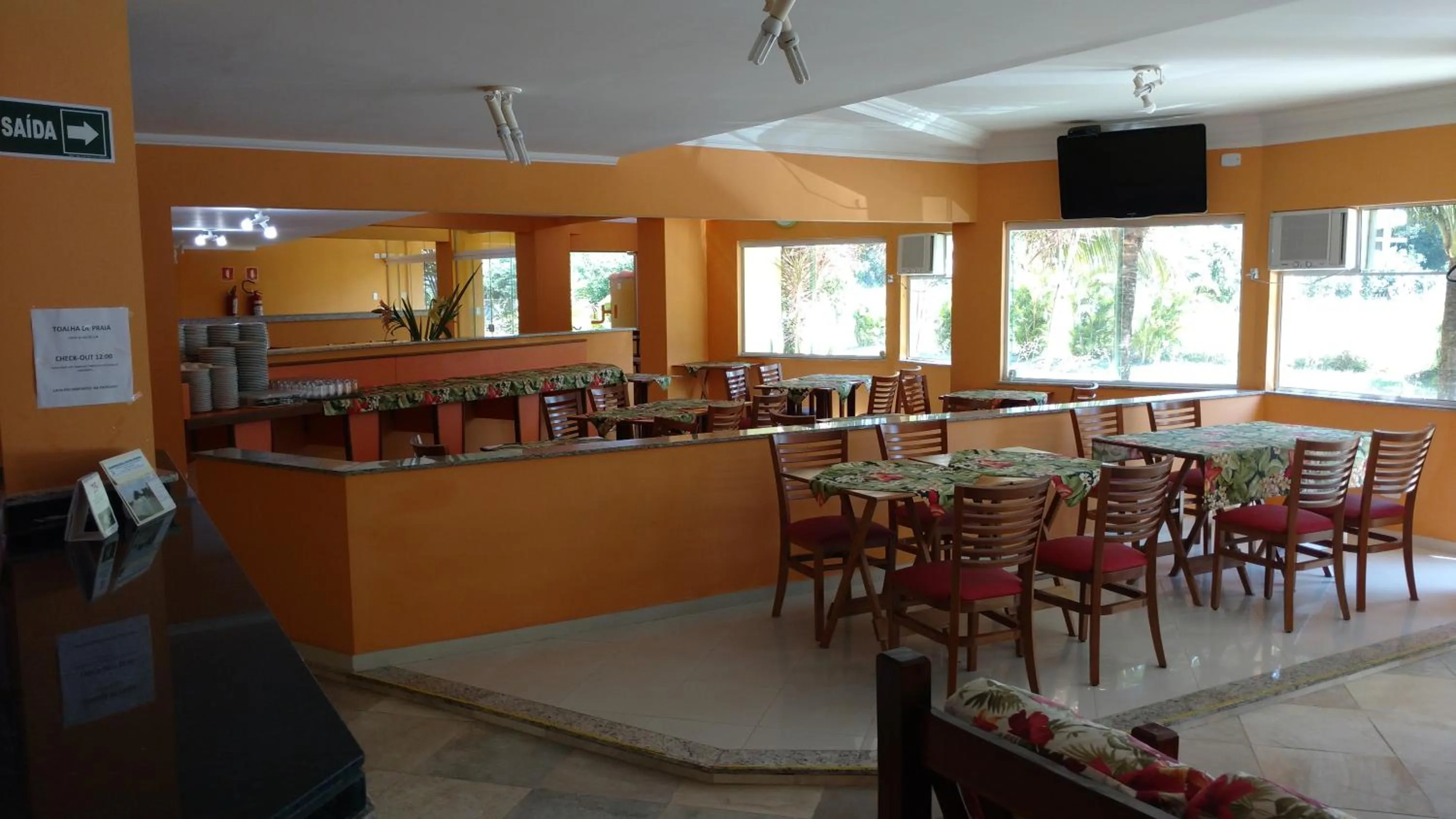 Restaurant/places to eat in Hotel Canto da Riviera