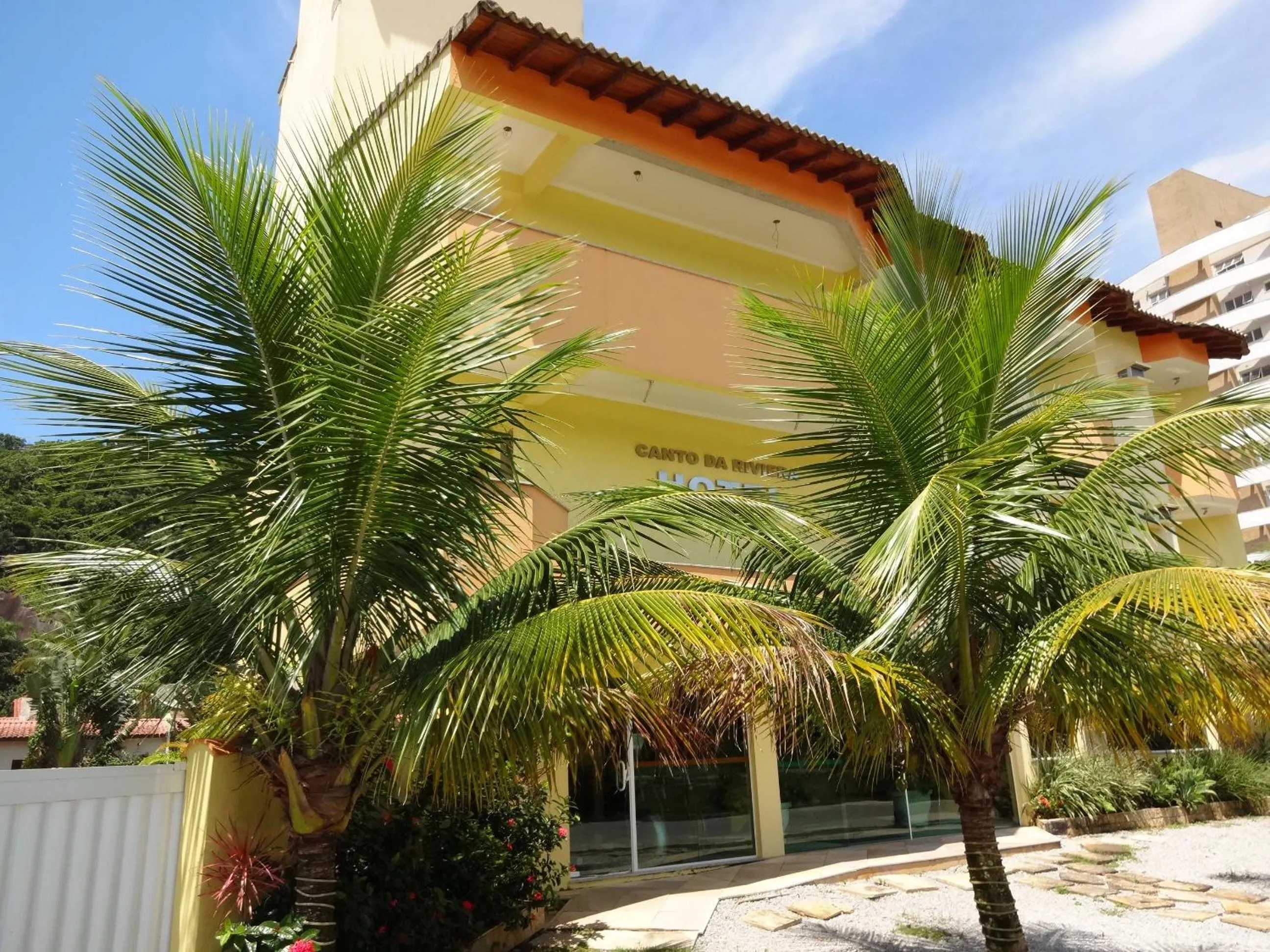 Facade/entrance in Hotel Canto da Riviera