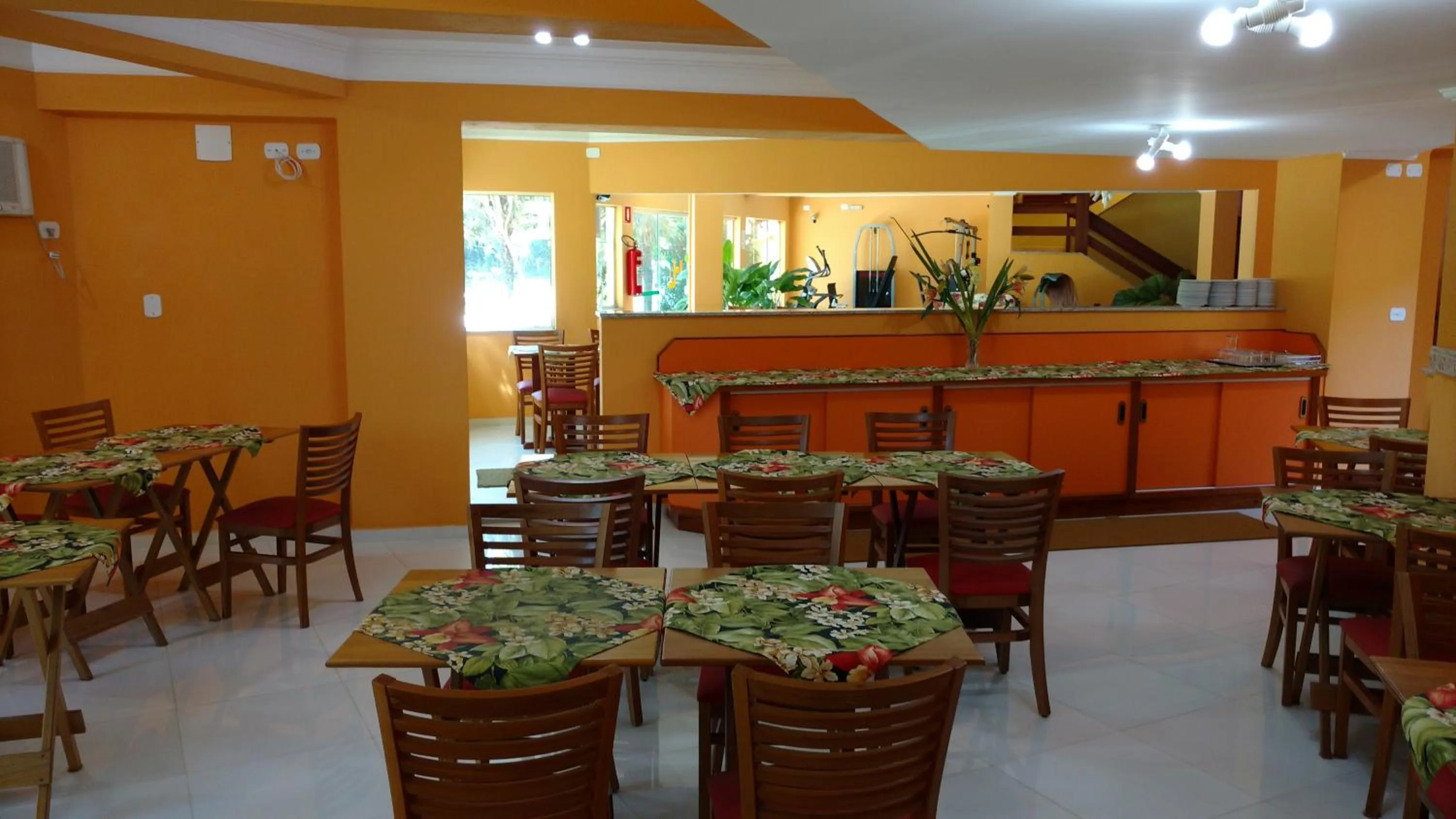 Restaurant/places to eat in Hotel Canto da Riviera