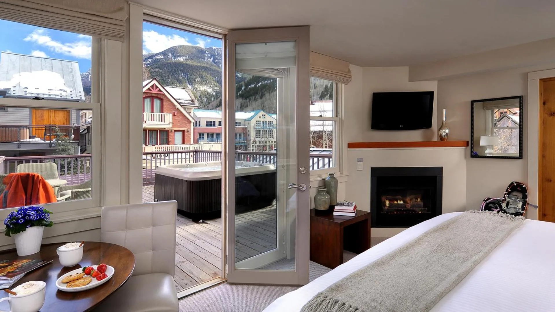 Bed in Hotel Columbia