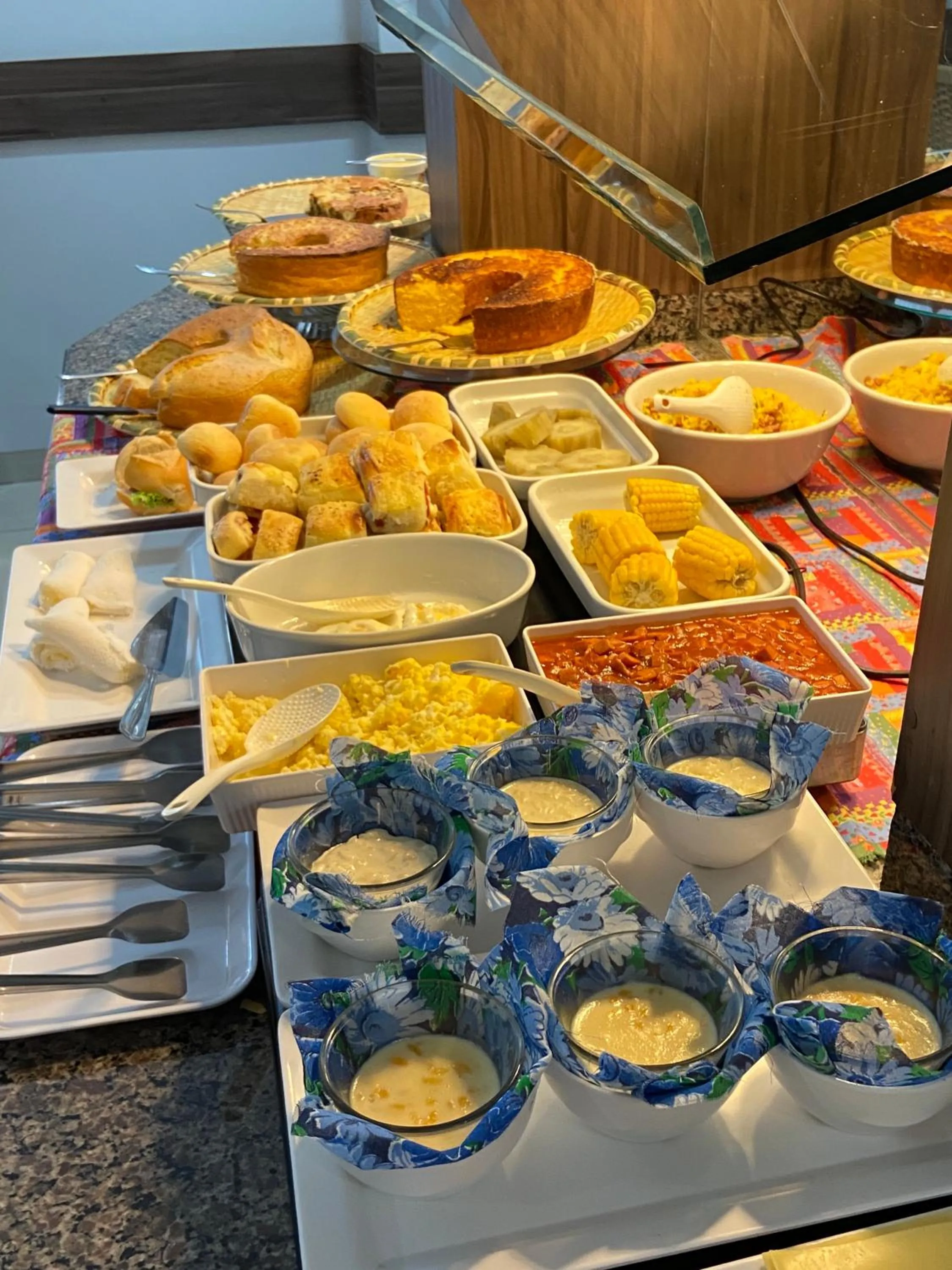 Food and drinks in Premier Pallace Hotel