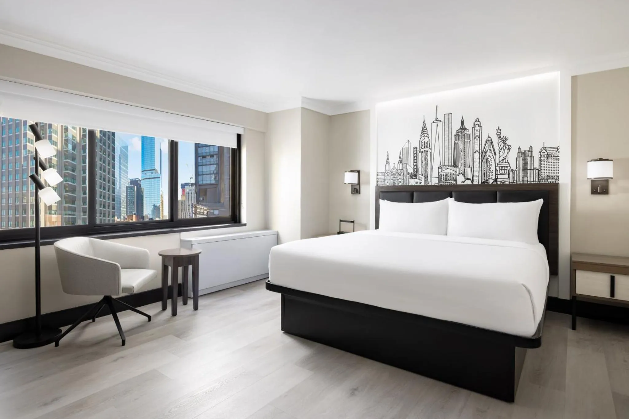Photo of the whole room, Bed in The Manhattan at Times Square