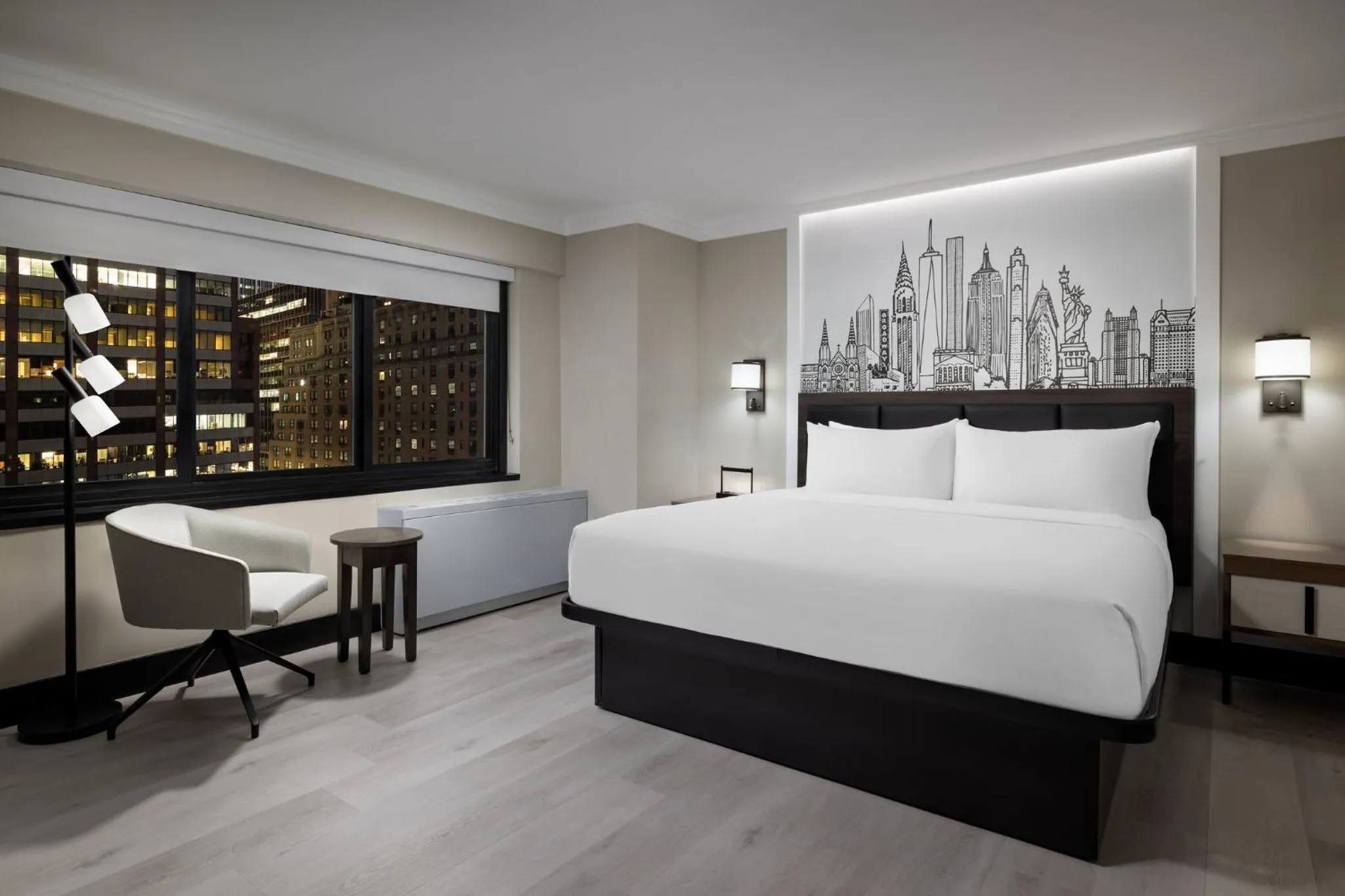 Photo of the whole room, Bed in The Manhattan at Times Square