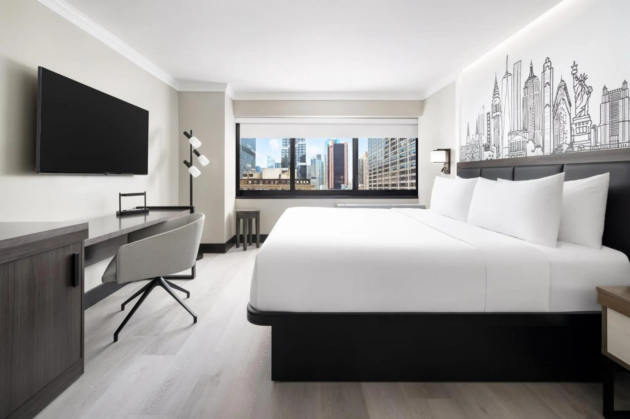 Photo of the whole room, Bed in The Manhattan at Times Square