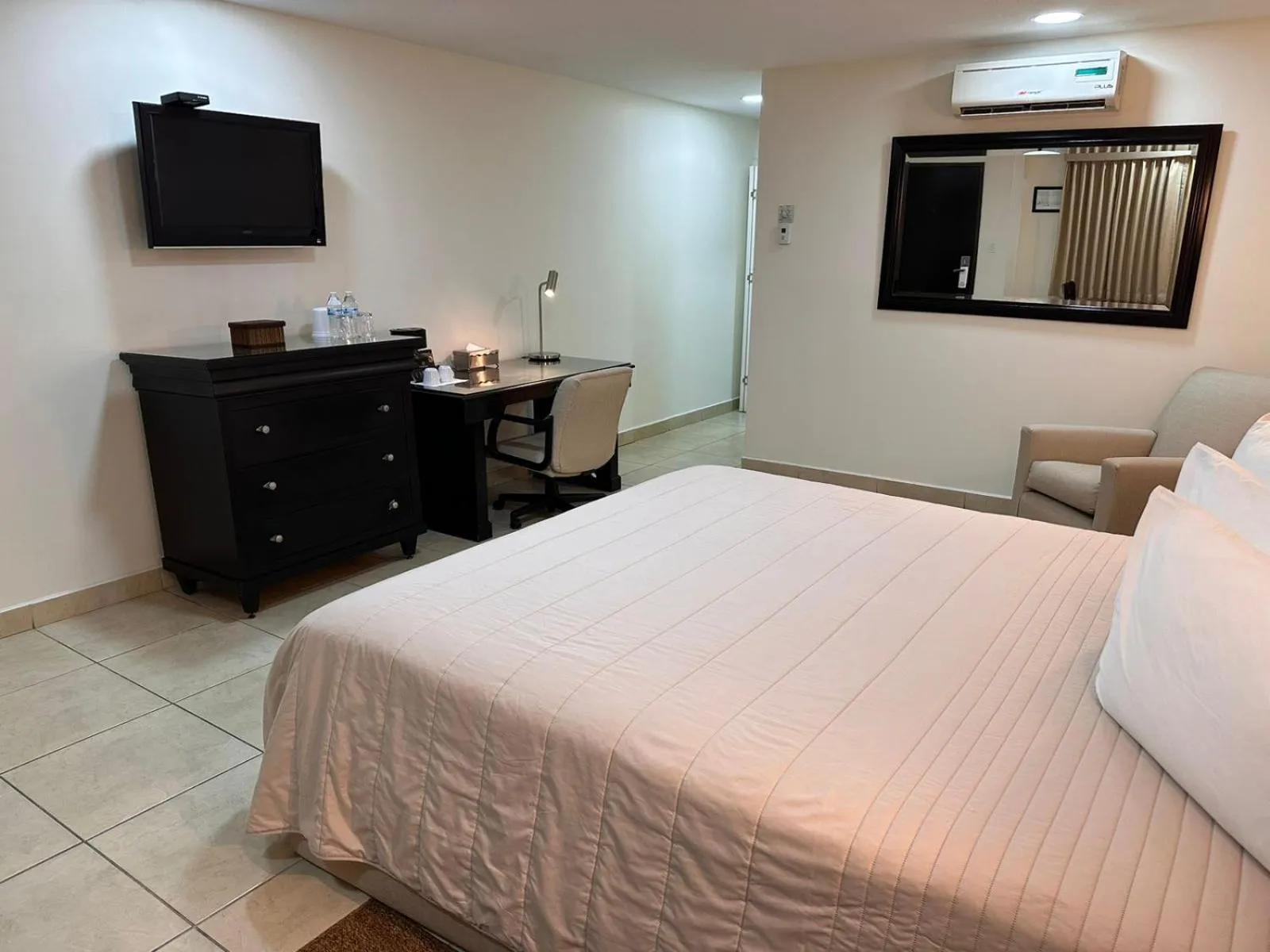 Bed in Baja Inn Hoteles Ensenada