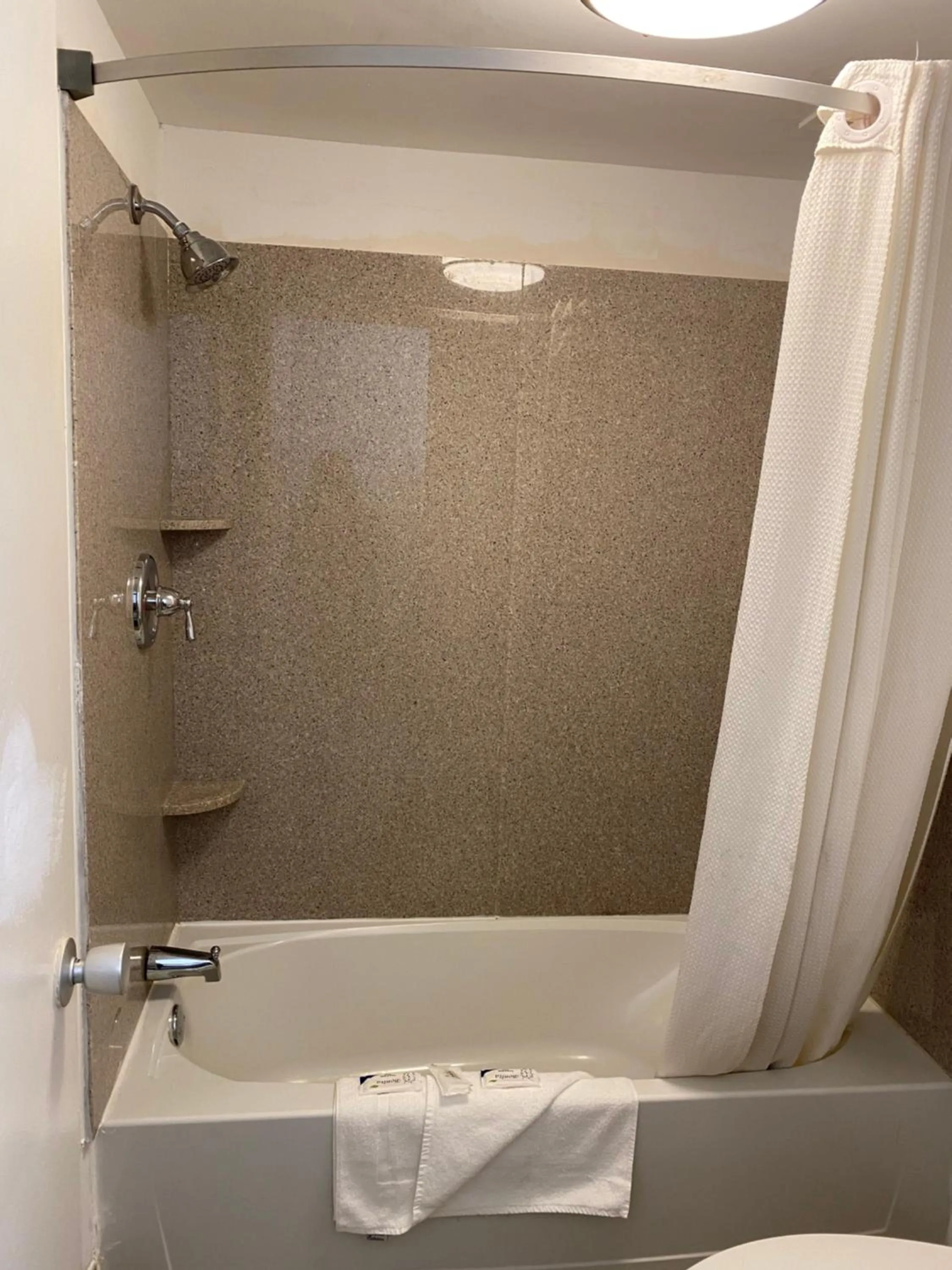 Red Carpet Inn & Suites - Danville