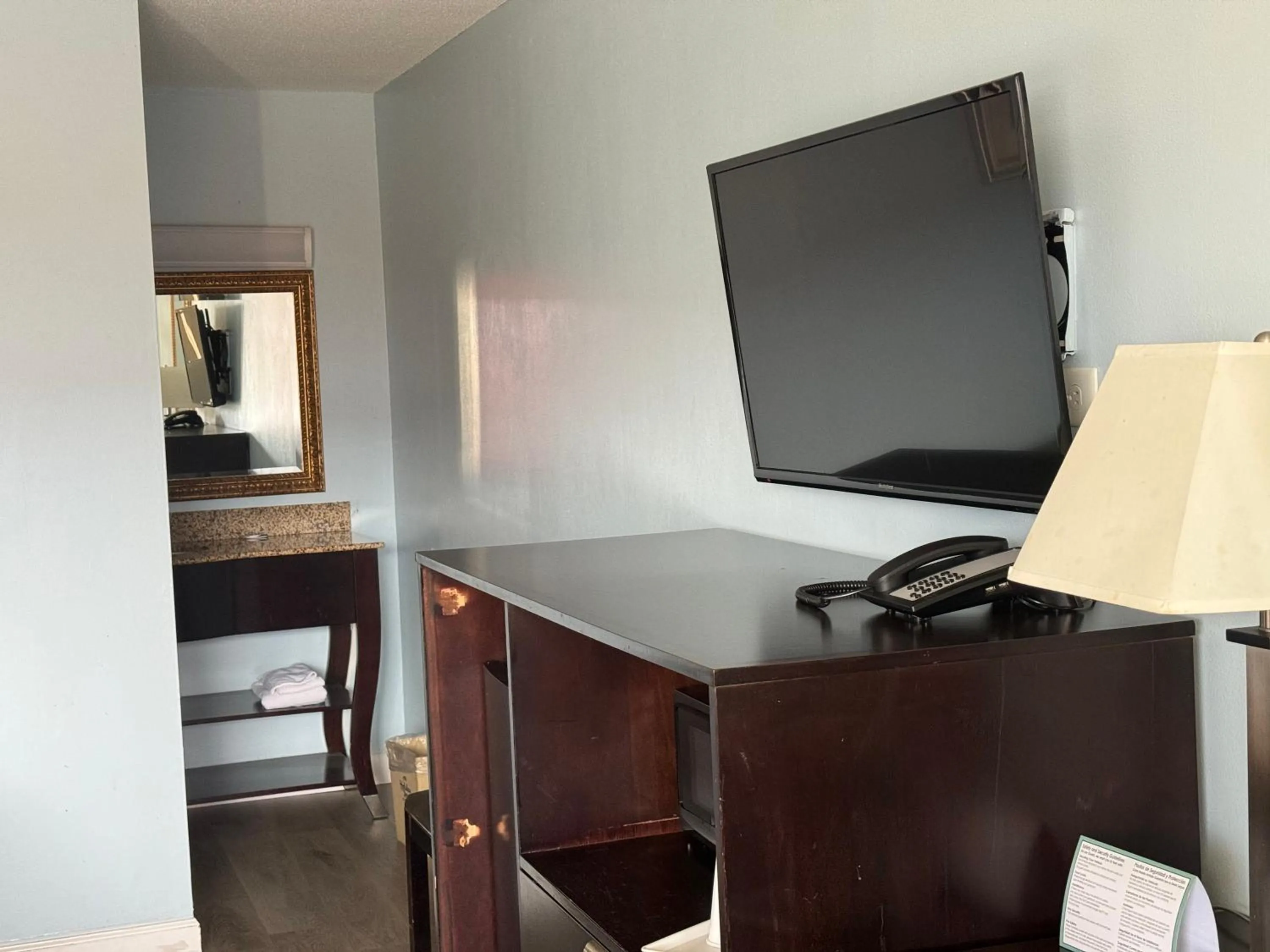 Red Carpet Inn & Suites - Danville