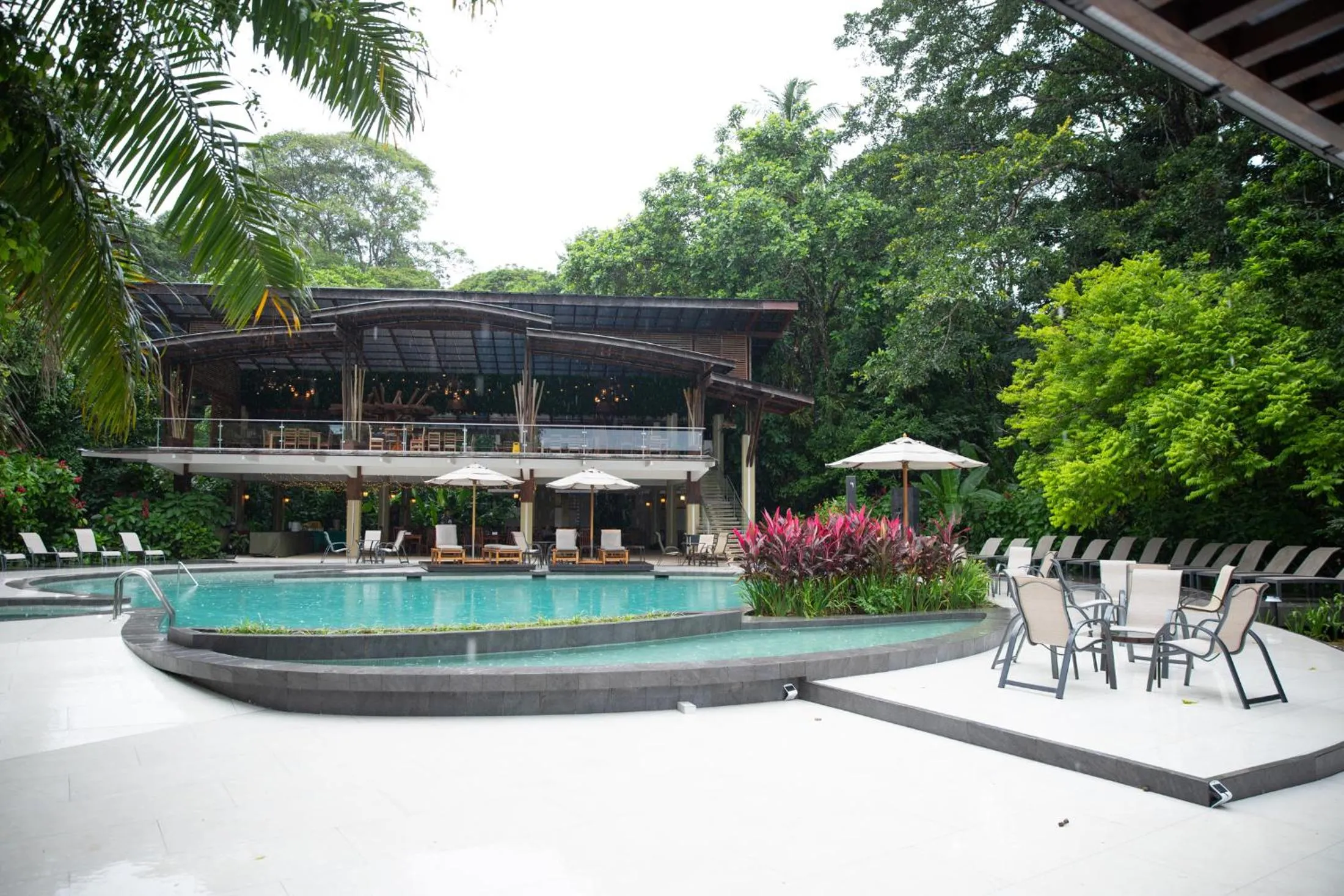 Swimming pool in Pachira Lodge