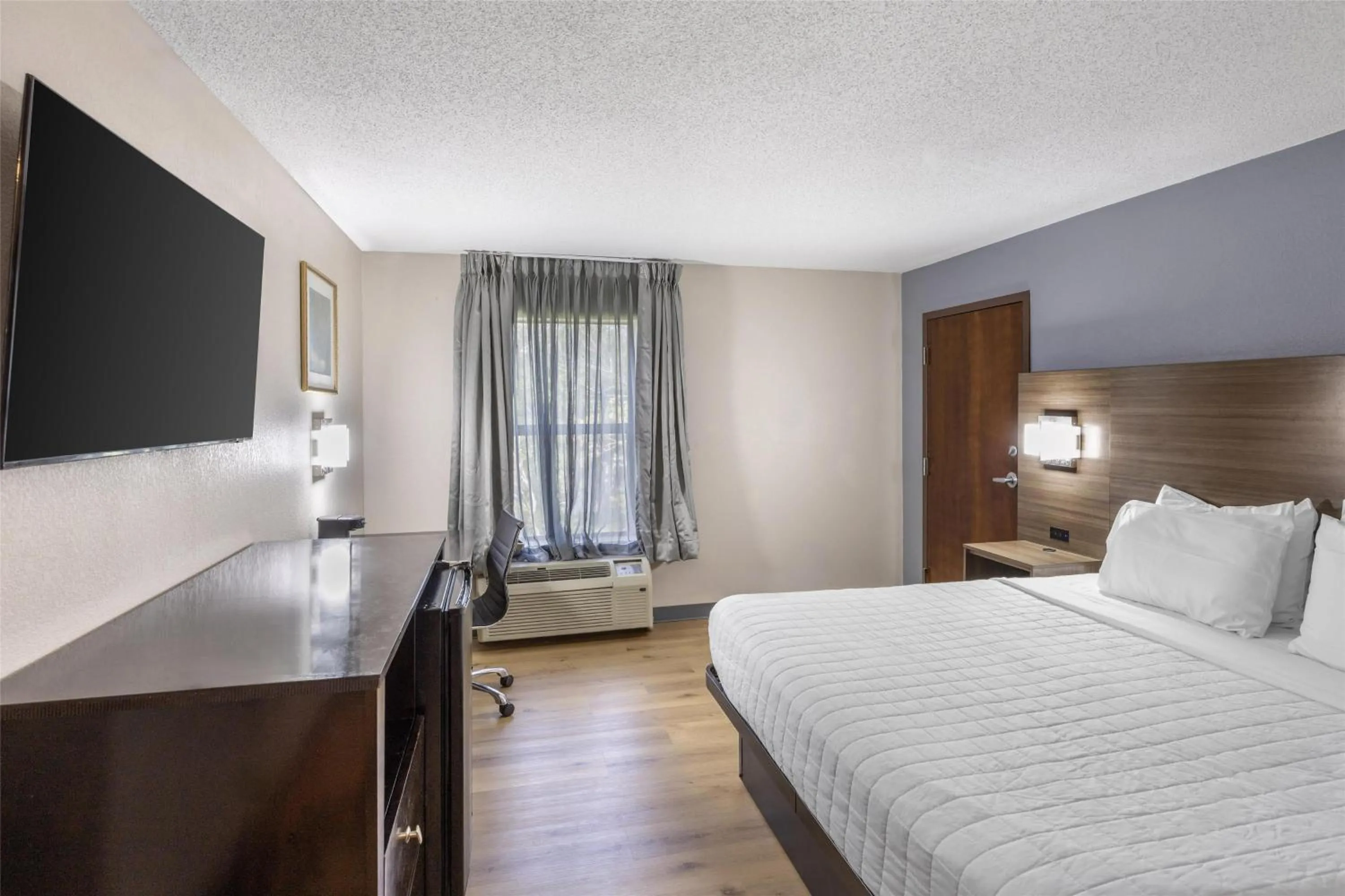Bedroom, Bed in SureStay Hotel by Best Western Morganton