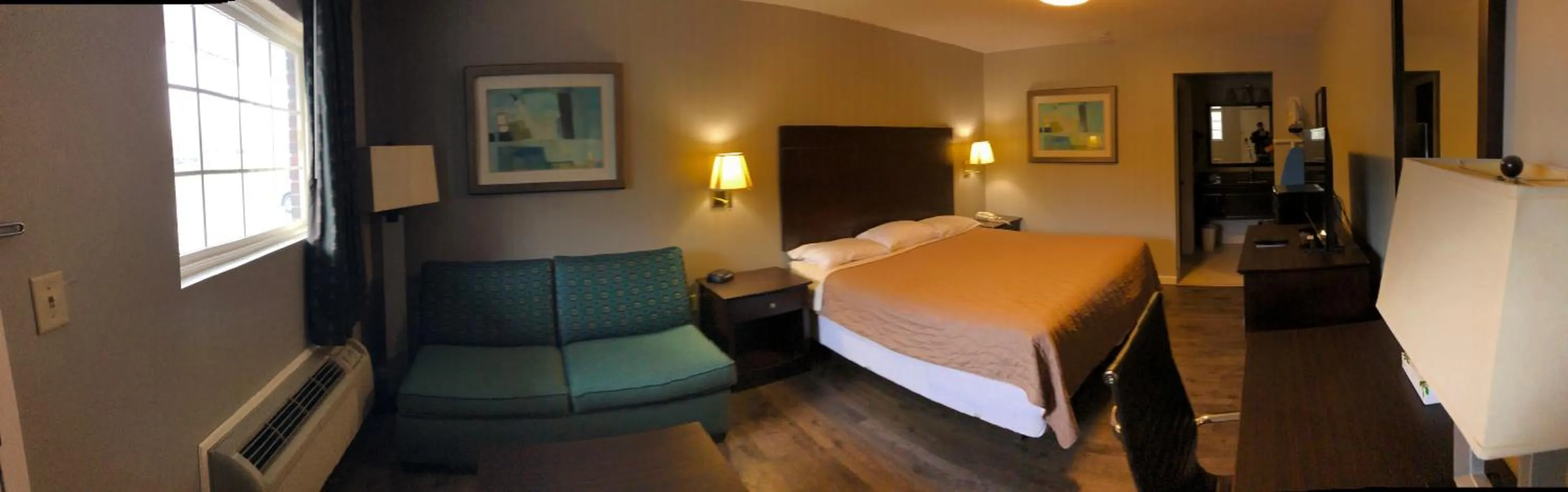 Bed in Deerfield Inn and Suites - Fairview