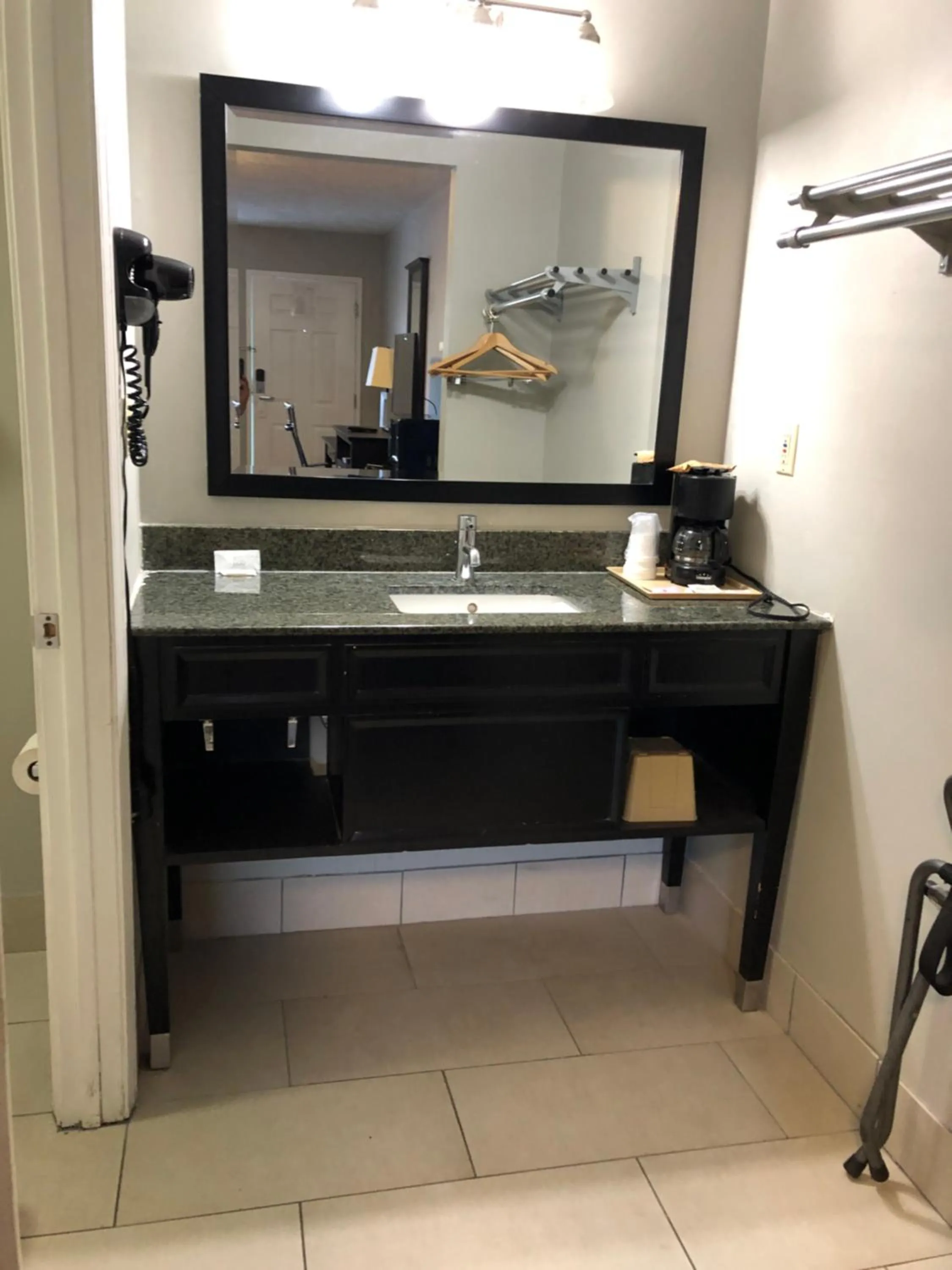 Deerfield Inn and Suites - Fairview