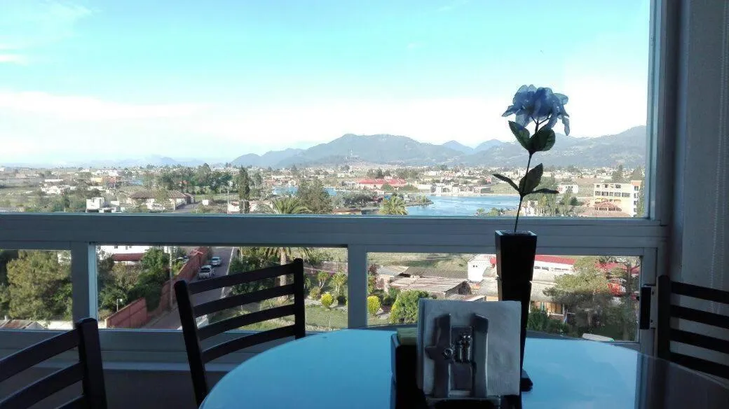 Restaurant/places to eat in Hotel 9 Manantiales