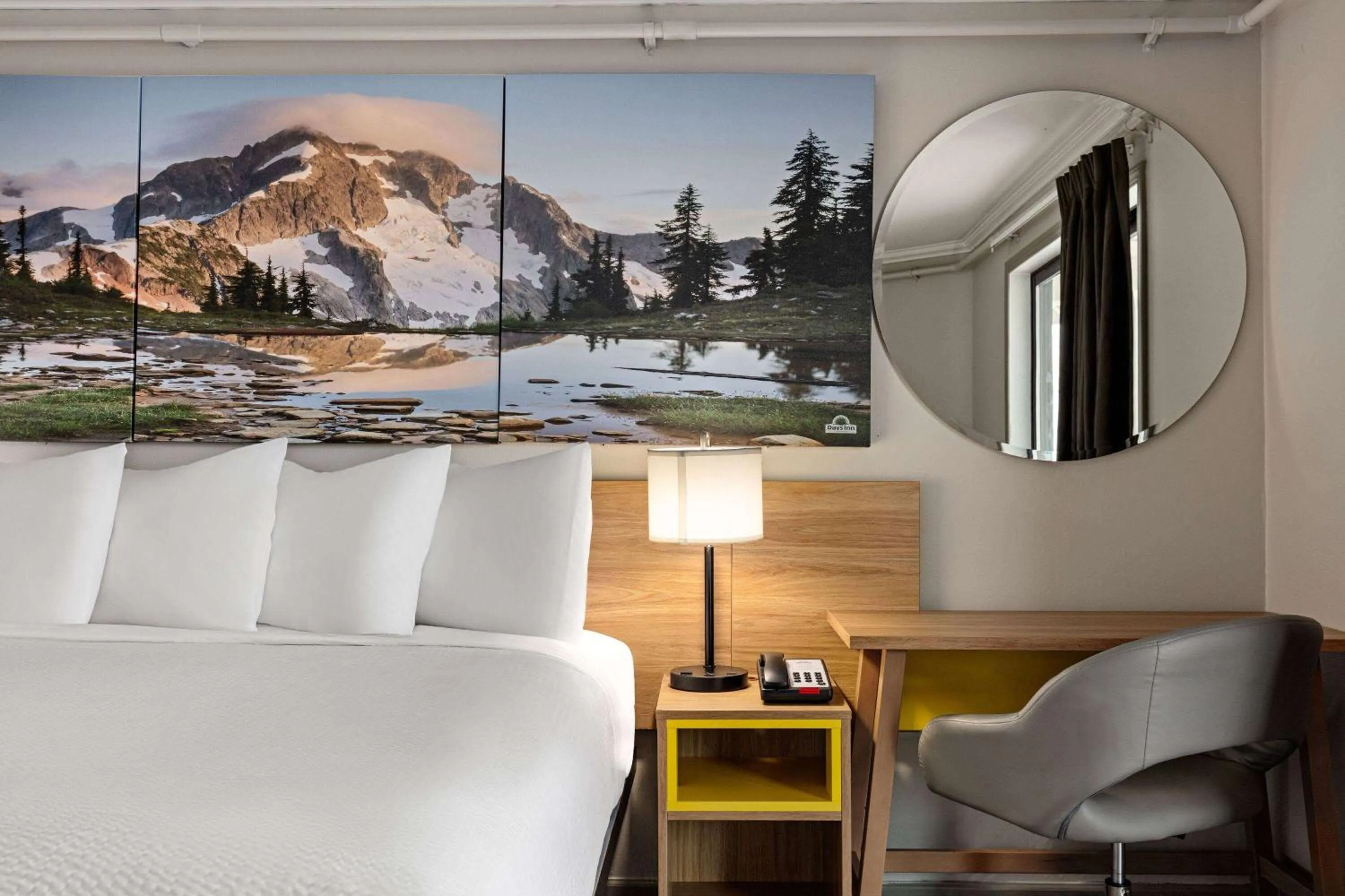 Photo of the whole room, Bed in Days Inn by Wyndham Lakewood South Tacoma