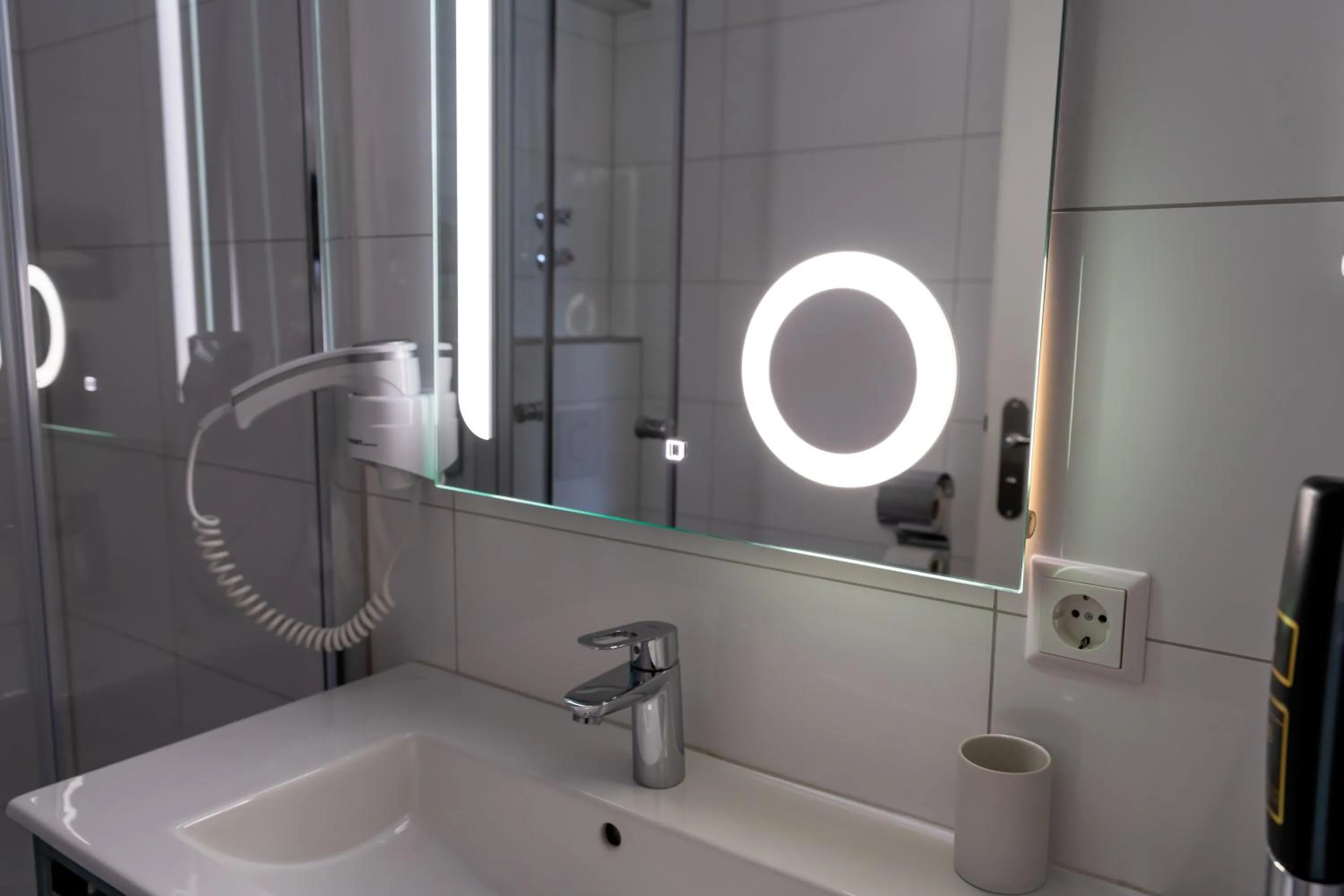 Bathroom in Hotel Myrsini