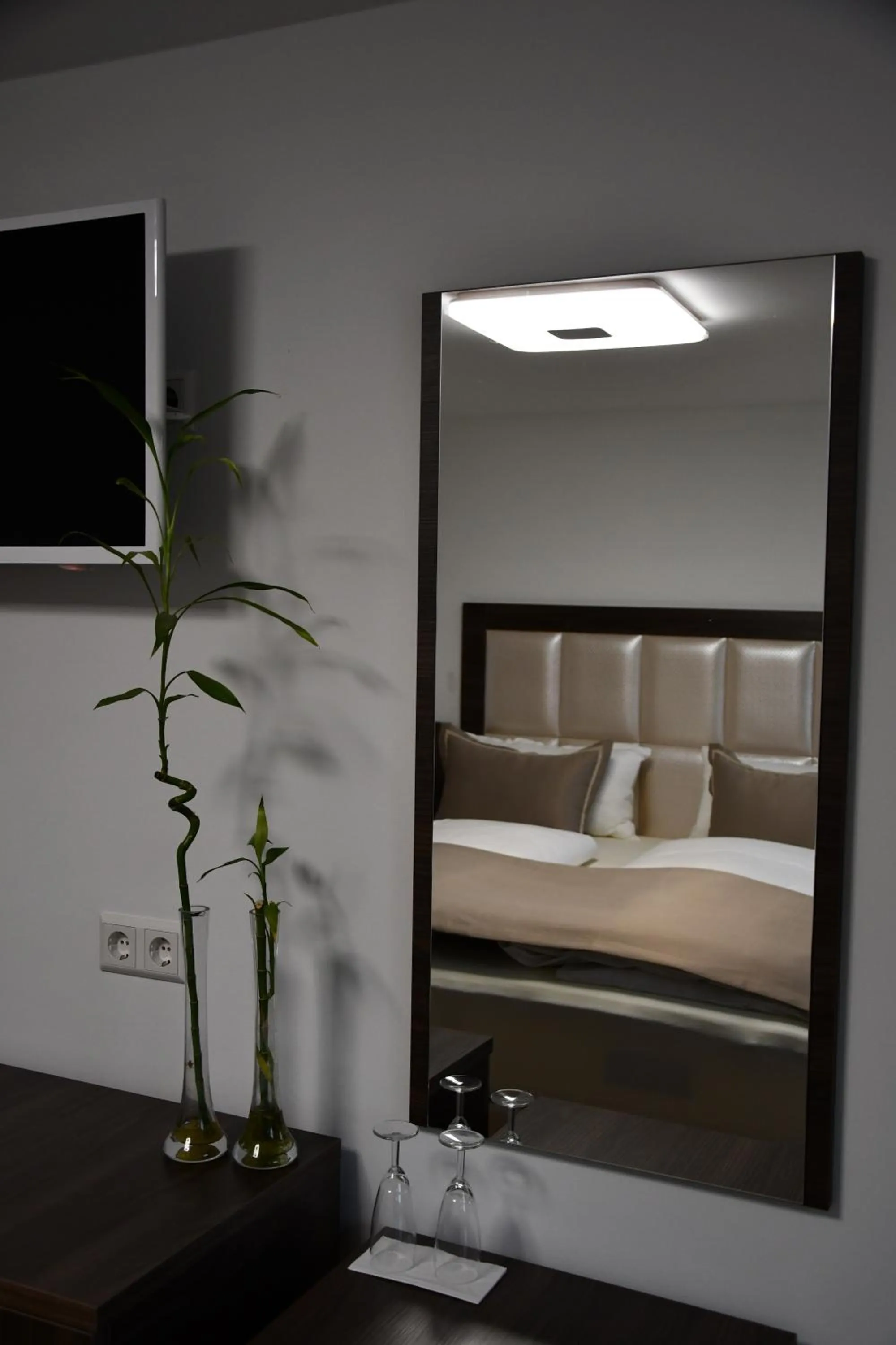 TV and multimedia in Hotel Myrsini